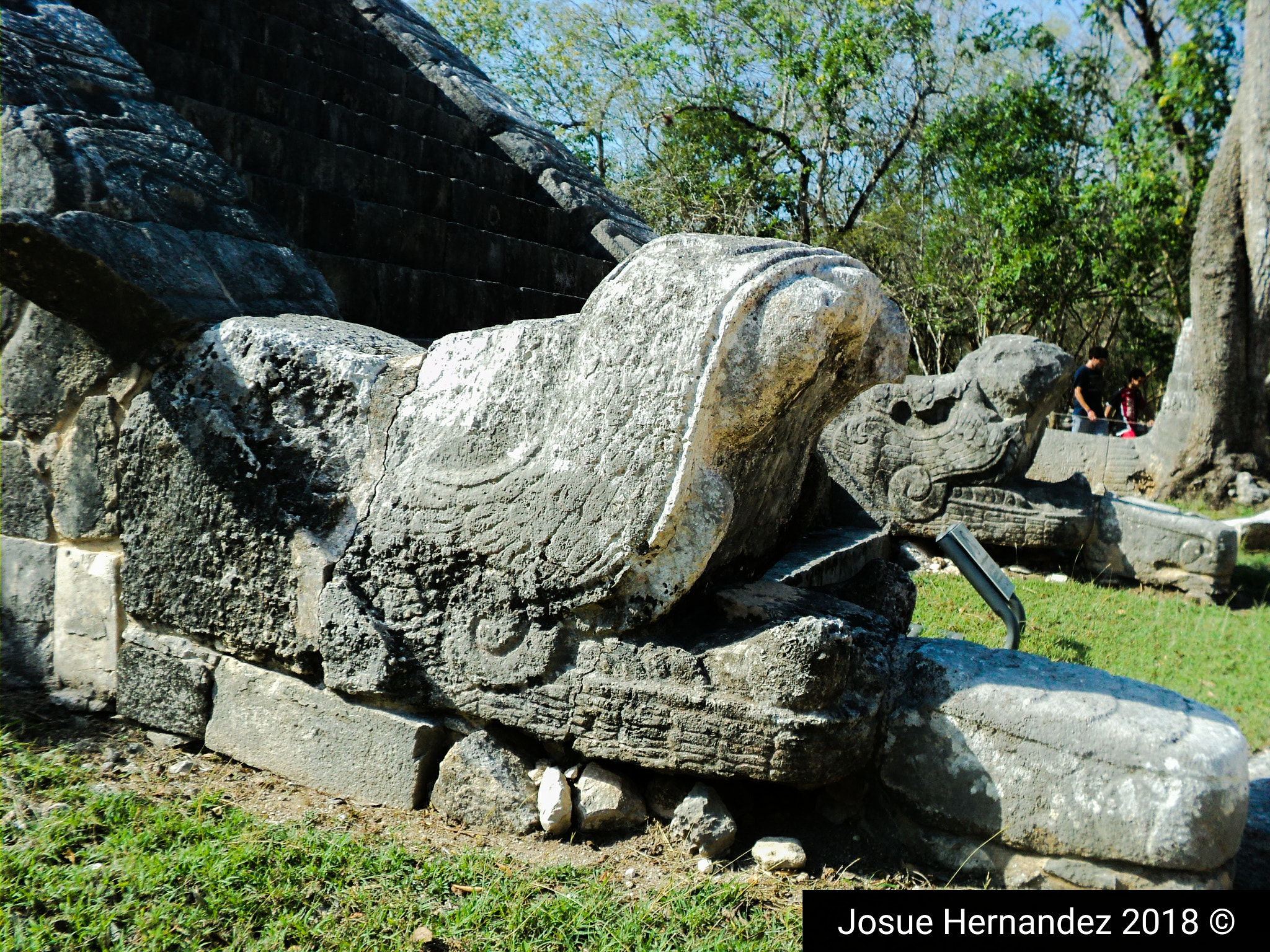 Sony DSC-S1900 sample photo. Chichen itza photography