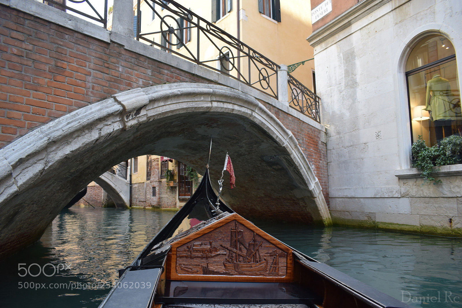 Nikon D5300 sample photo. Canales de venecia photography