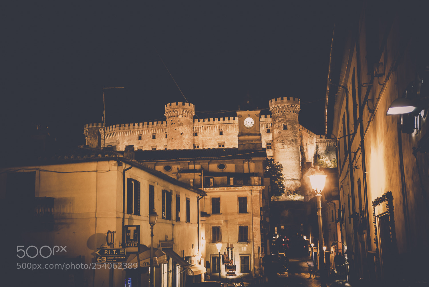 Canon EOS 5D Mark II sample photo. Case di braccio photography