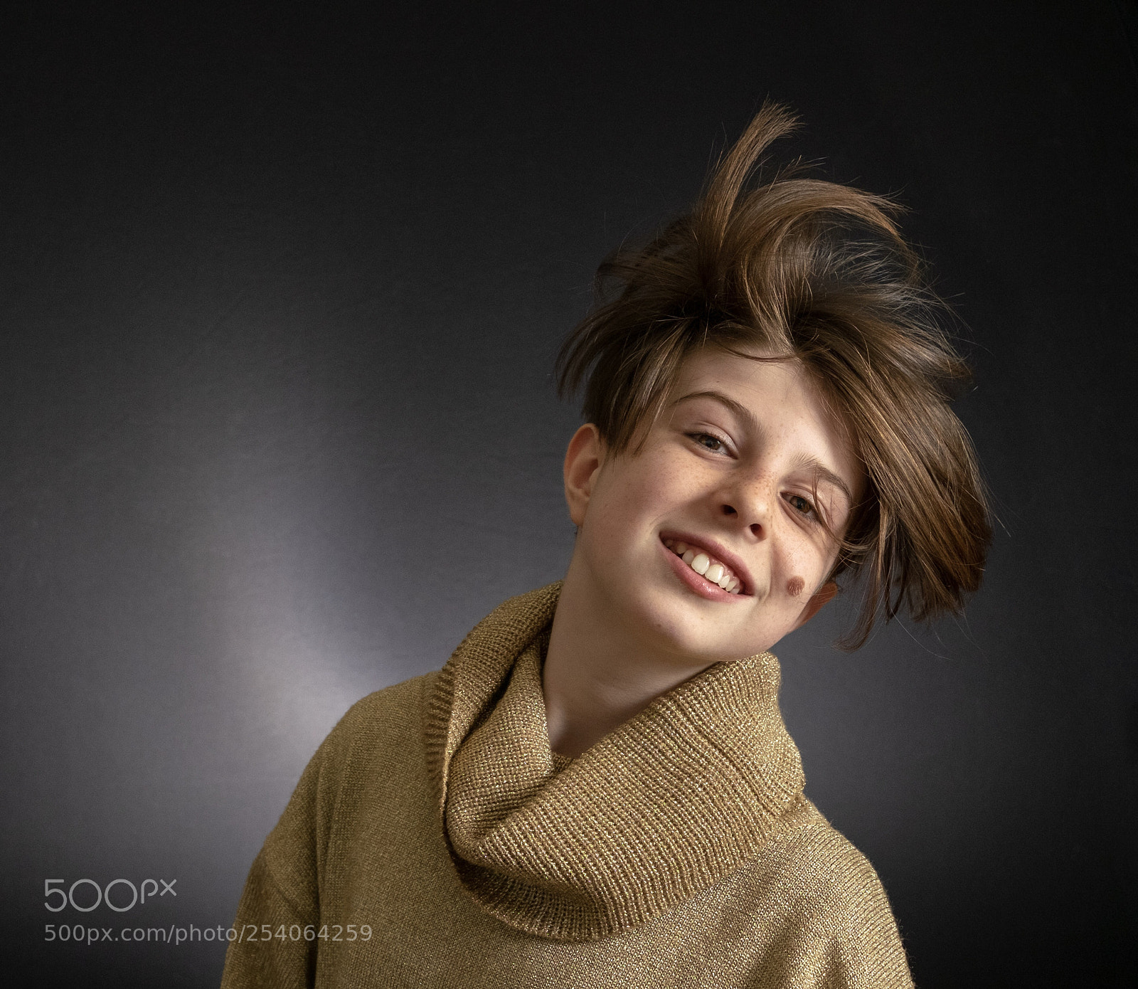 Fujifilm X-T1 sample photo. Short-hair flip photography