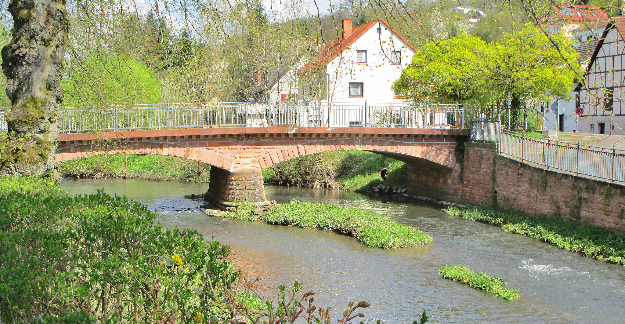 Canon PowerShot ELPH 150 IS (IXUS 155 / IXY 140) sample photo. Die brücke photography