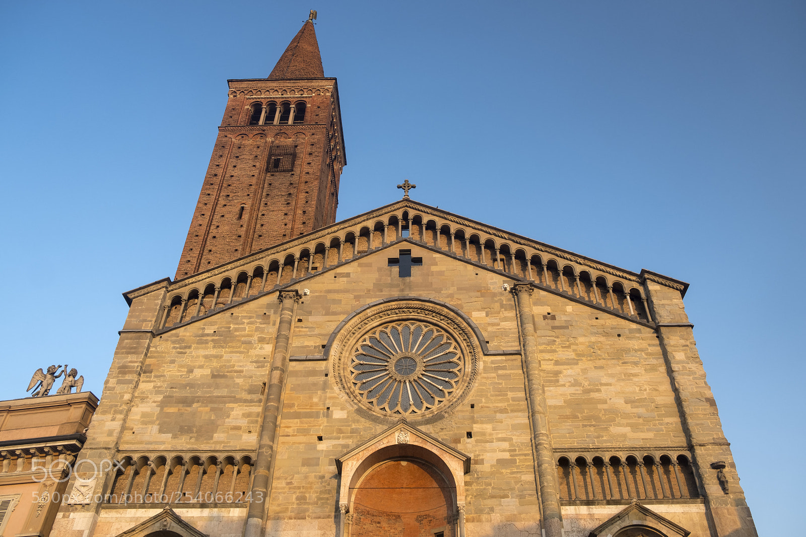 Fujifilm X-T2 sample photo. Historic cathedral in piacenza photography