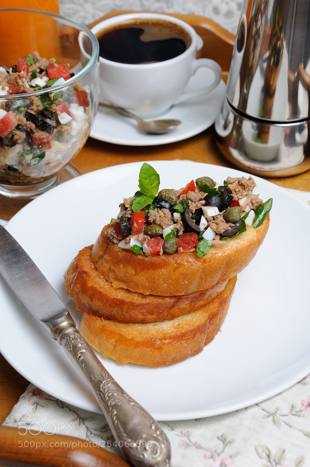 Nikon D90 sample photo. Breakfast with croutons and photography