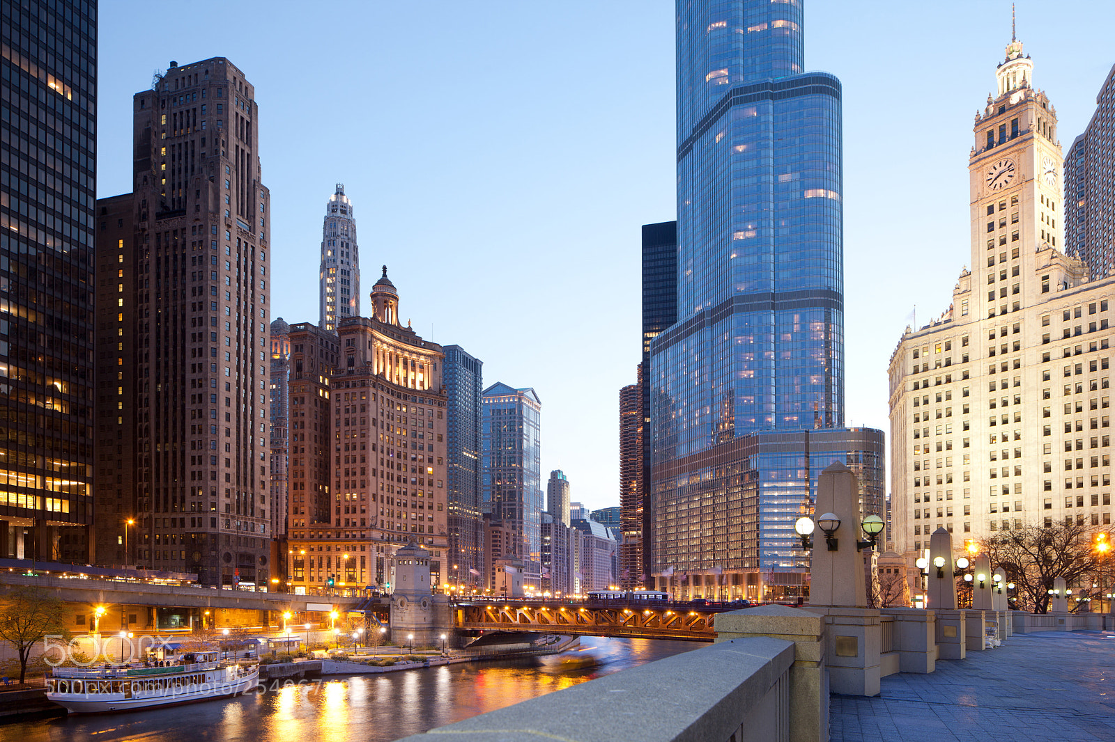 Canon EOS 5D Mark II sample photo. Cityscape of buildings around photography