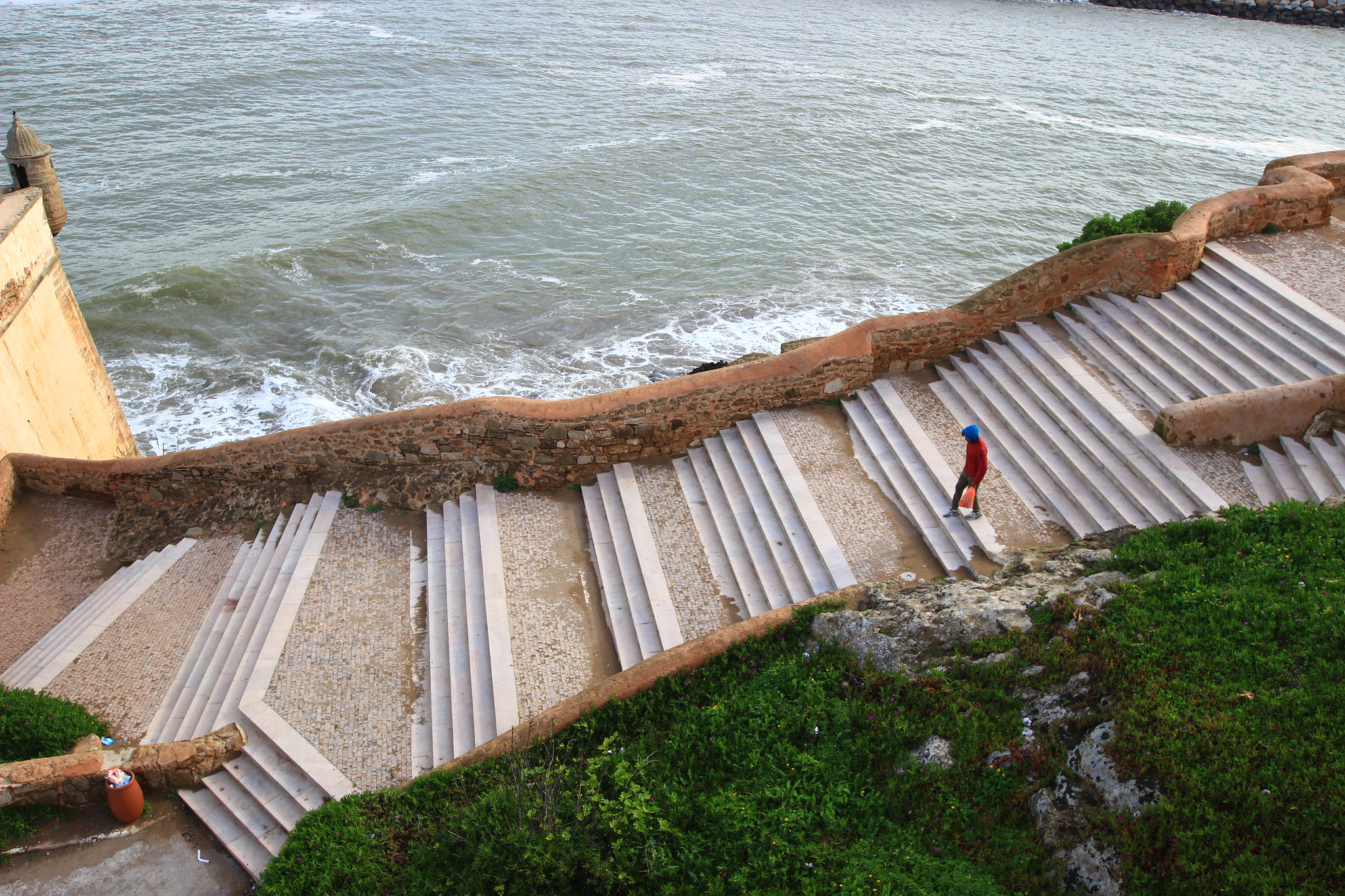 Canon EOS 600D (Rebel EOS T3i / EOS Kiss X5) sample photo. The staircase by the sea photography