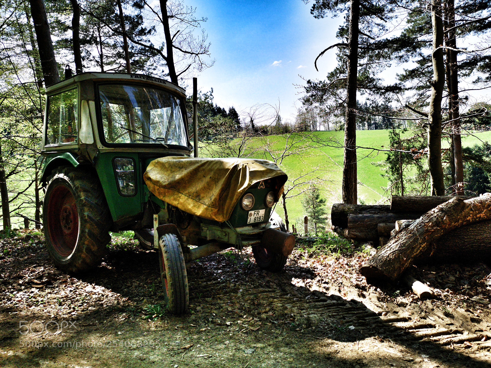 HUAWEI CLT-L29 sample photo. Old tractor photography