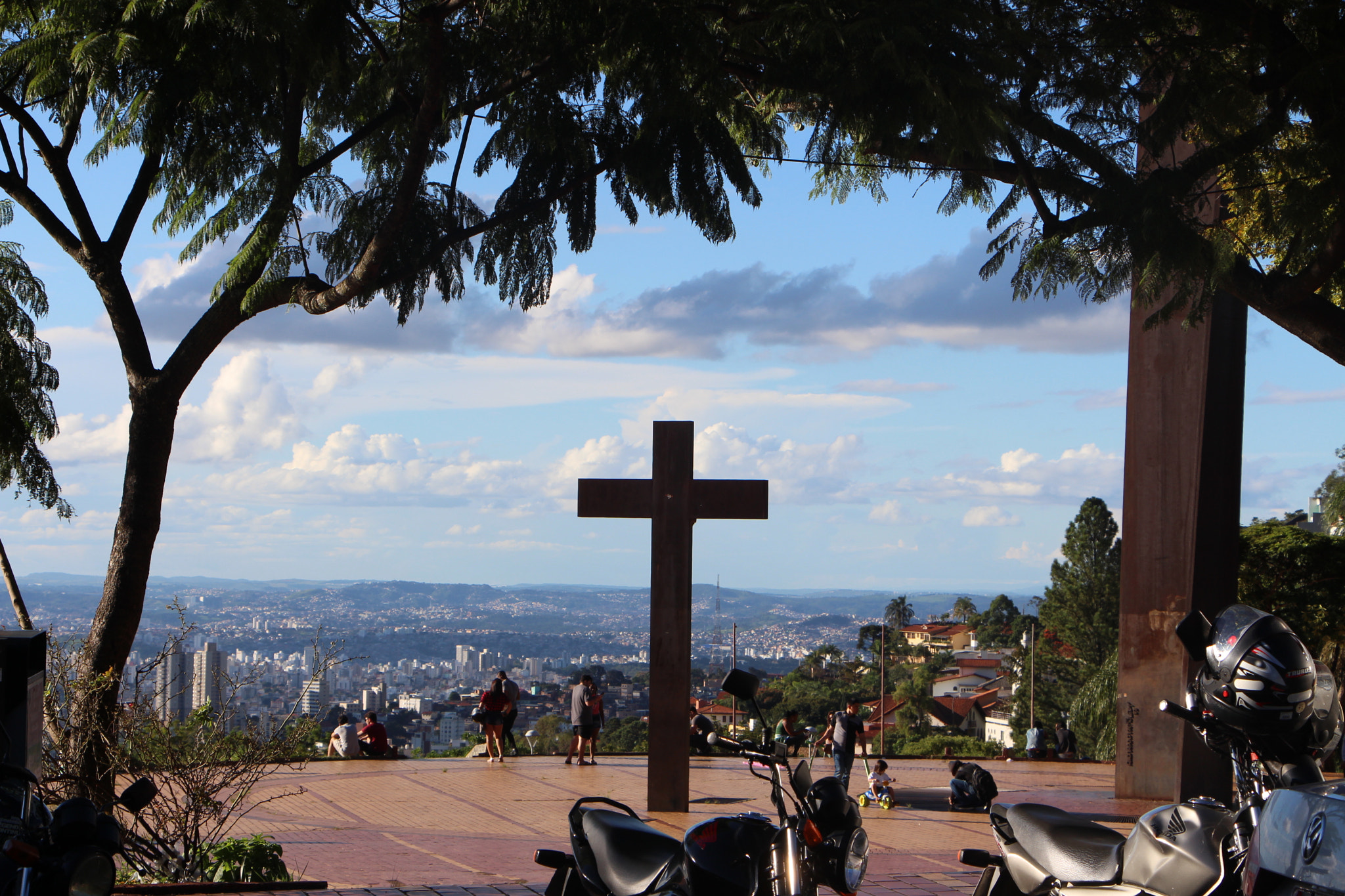 Canon EOS 700D (EOS Rebel T5i / EOS Kiss X7i) sample photo. Praça do papa photography