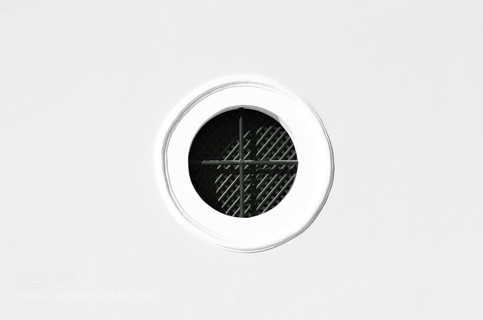 Nikon D5100 sample photo. Round window photography