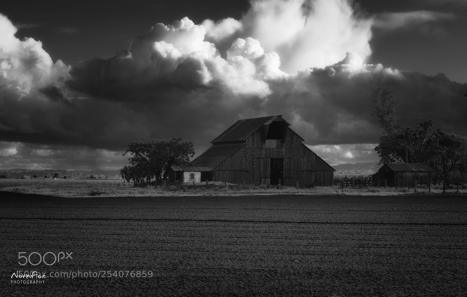 Canon EOS 6D Mark II sample photo. Merced barn photography