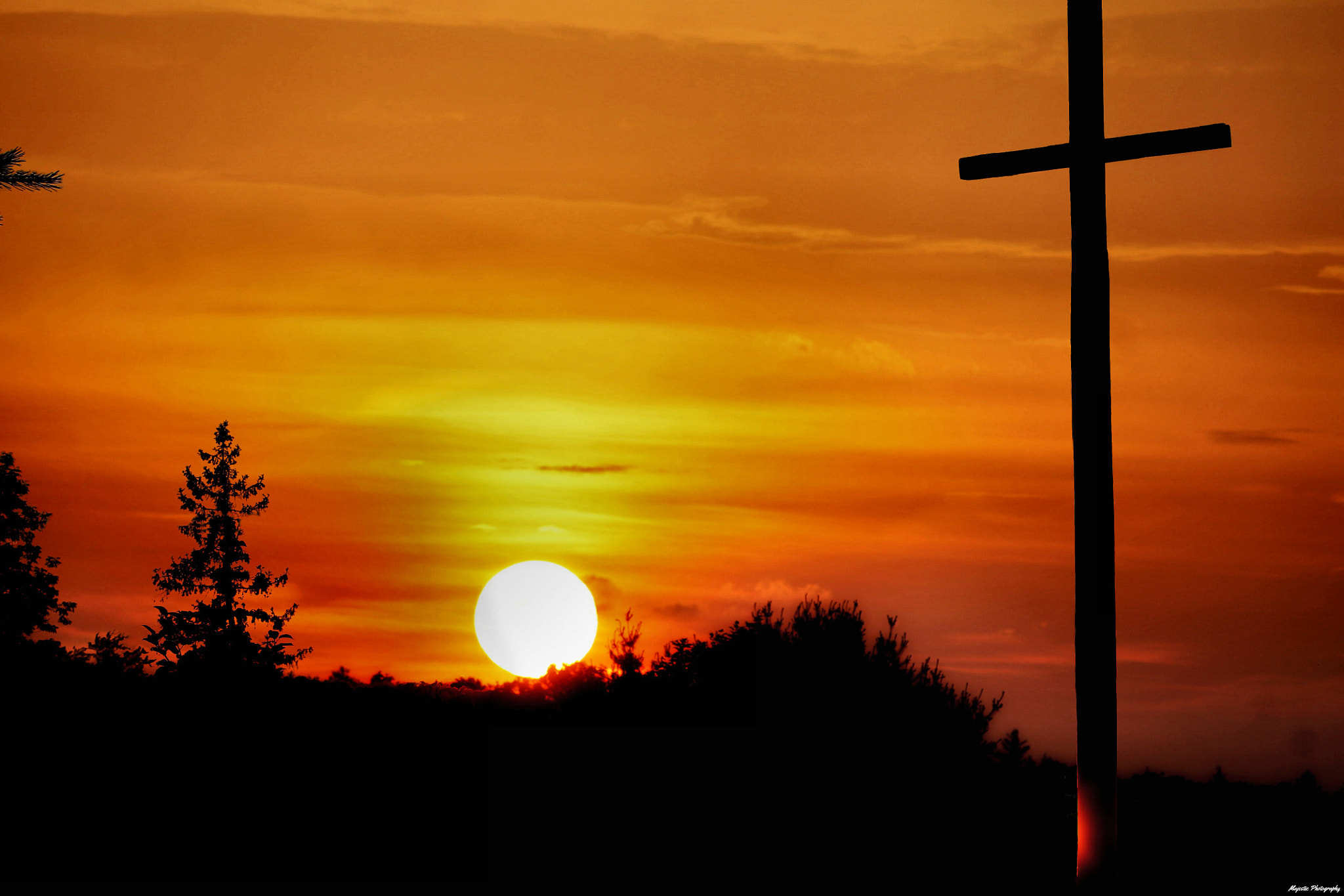 Canon EOS 1100D (EOS Rebel T3 / EOS Kiss X50) sample photo. Easter sunday sunset photography