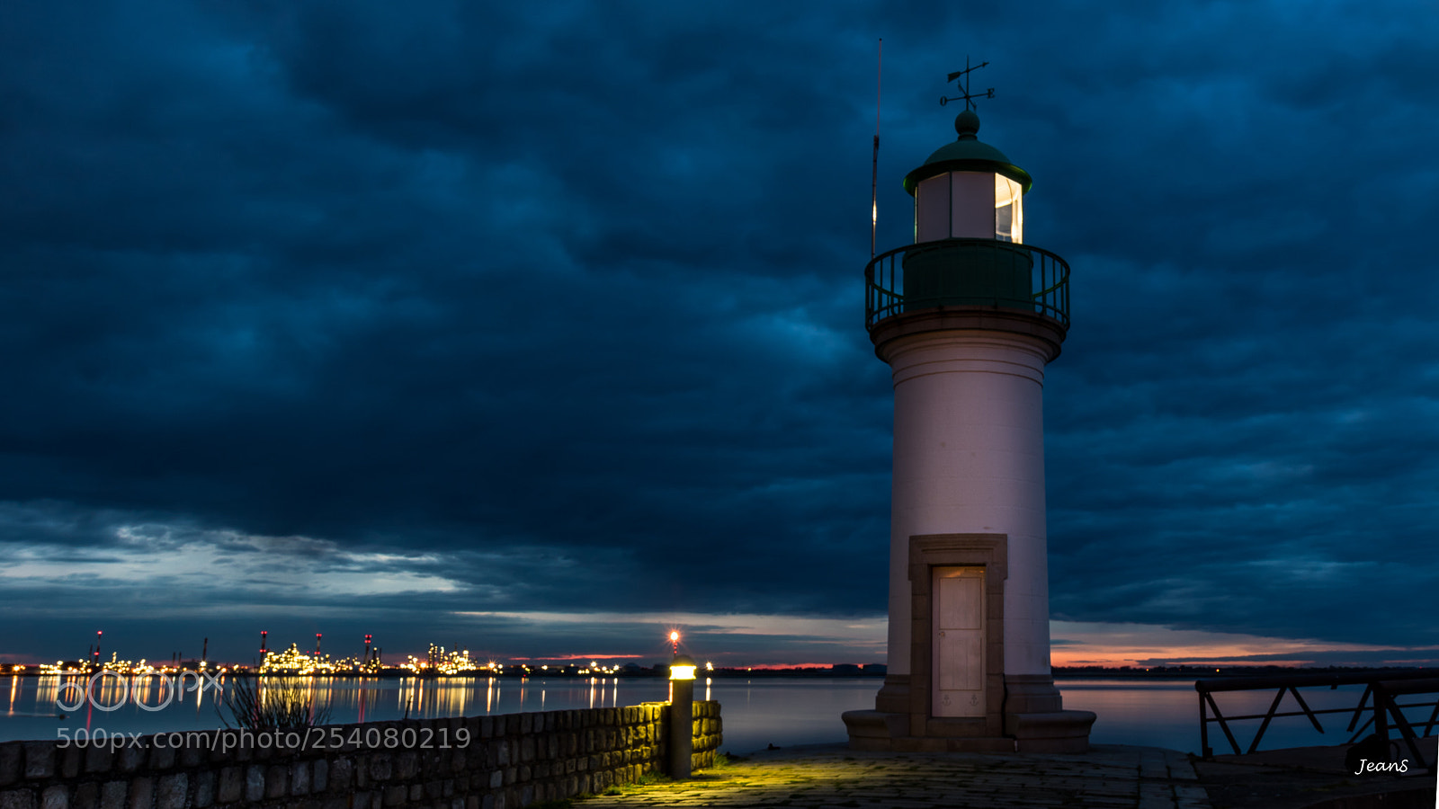 Canon EOS 80D sample photo. Paimboeuf lightgouse by night photography