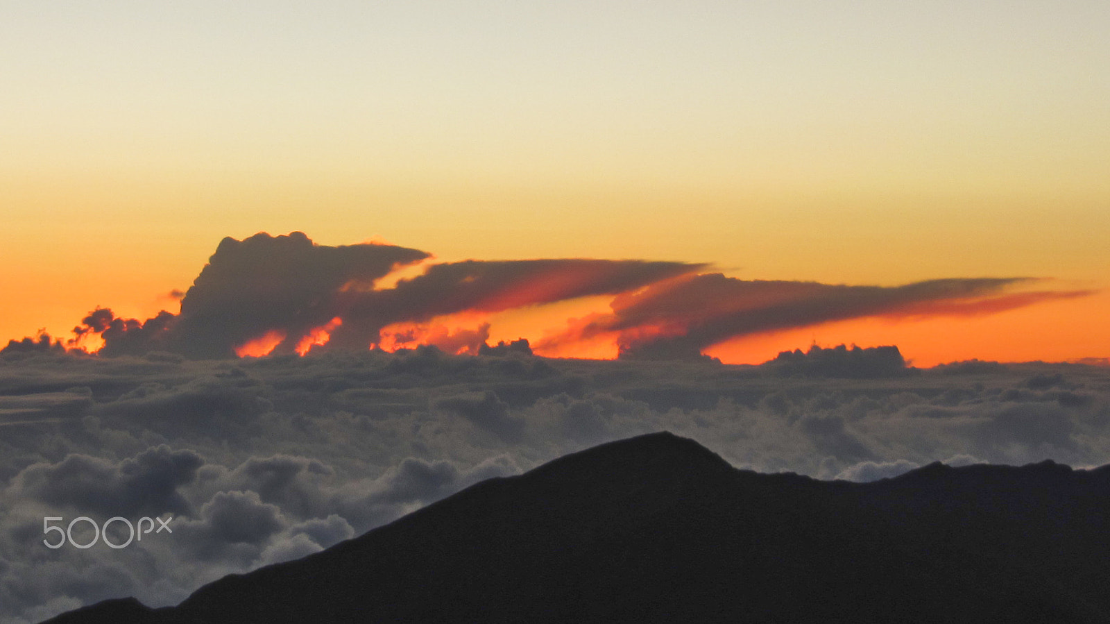 Canon PowerShot SX230 HS sample photo. Haleakalā hawaii - clouds photography
