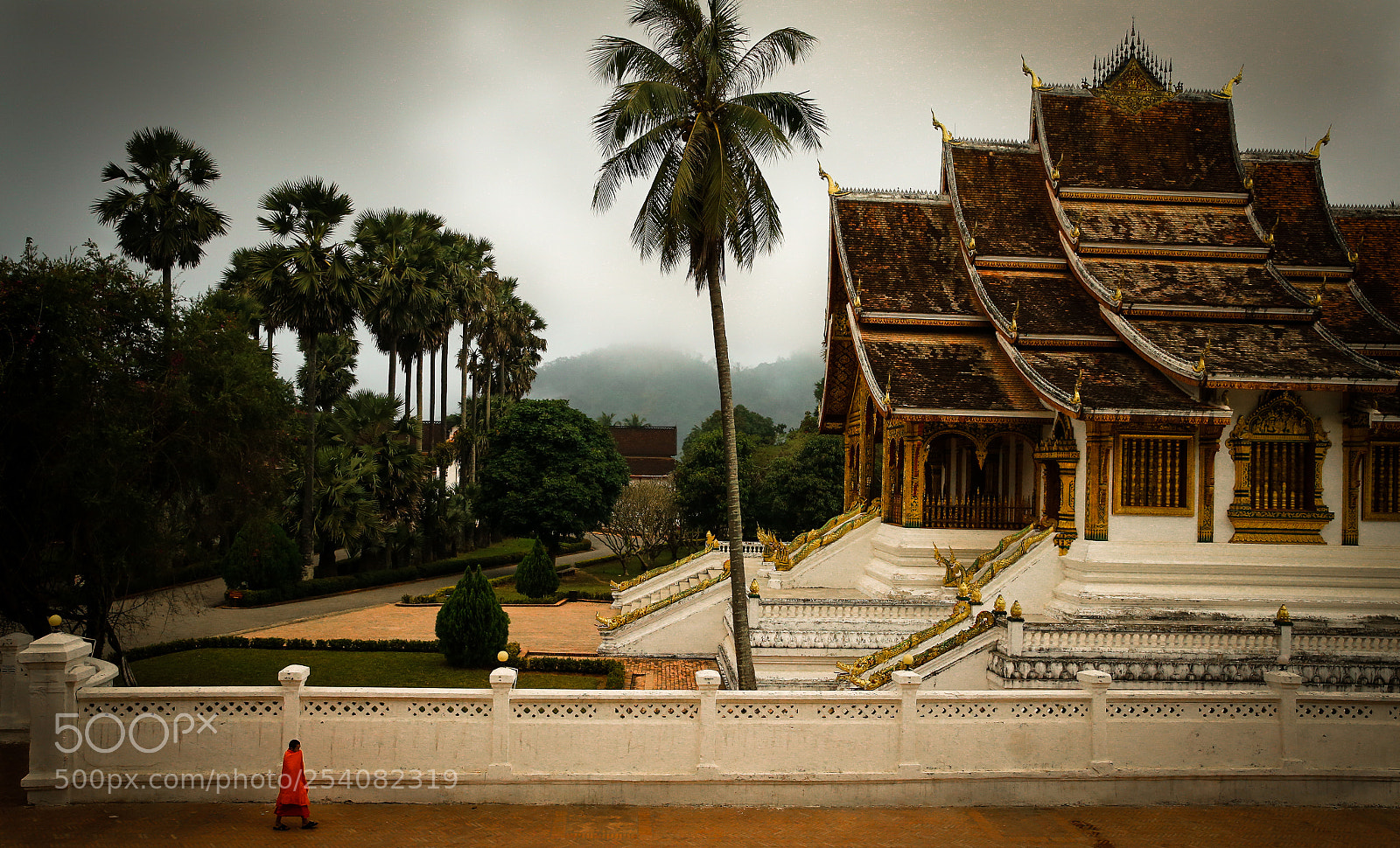 Canon EOS-1D X sample photo. Temple, luang prabang, laos photography