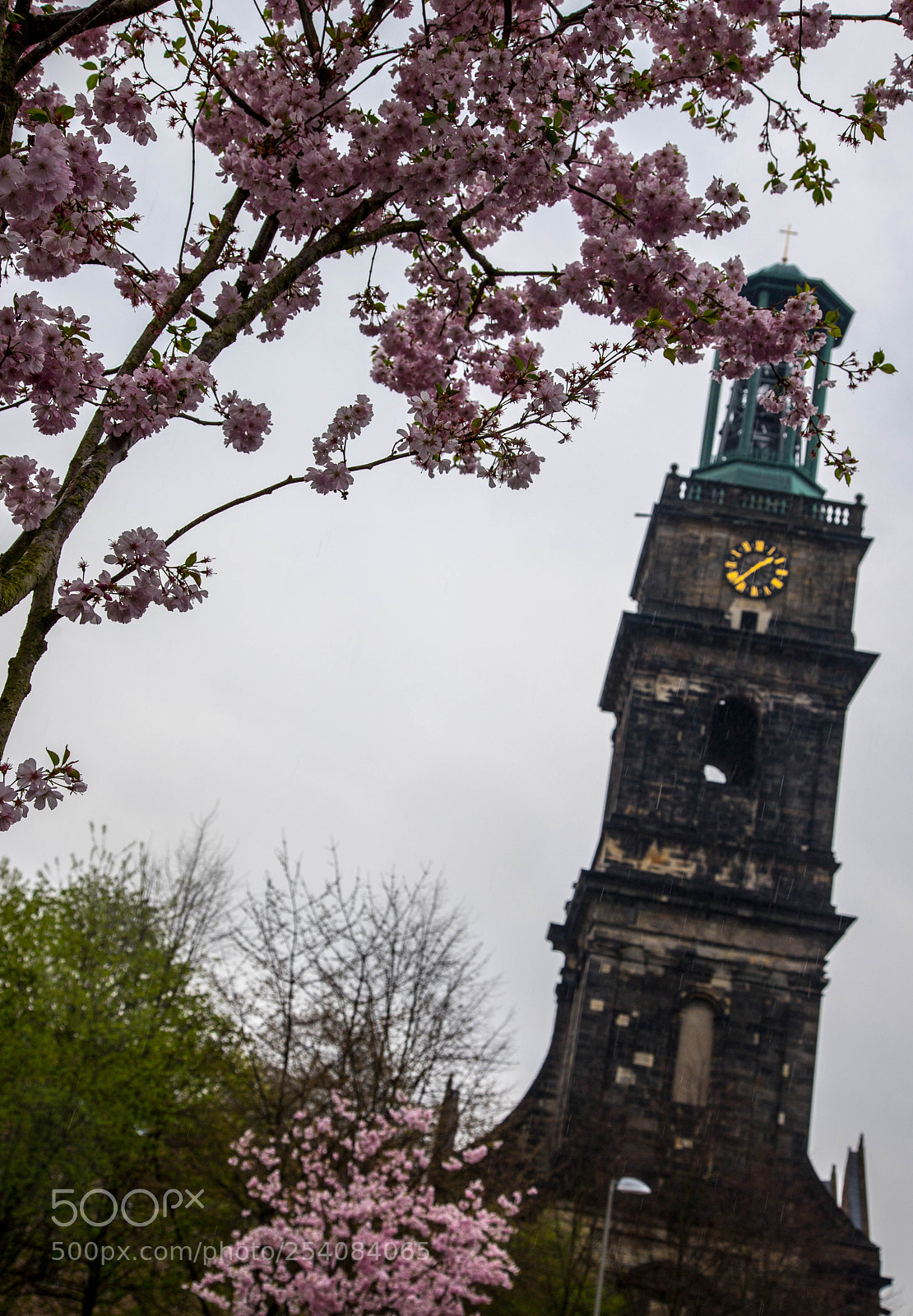 Canon EOS 6D Mark II sample photo. Schiefer turm von hannover photography