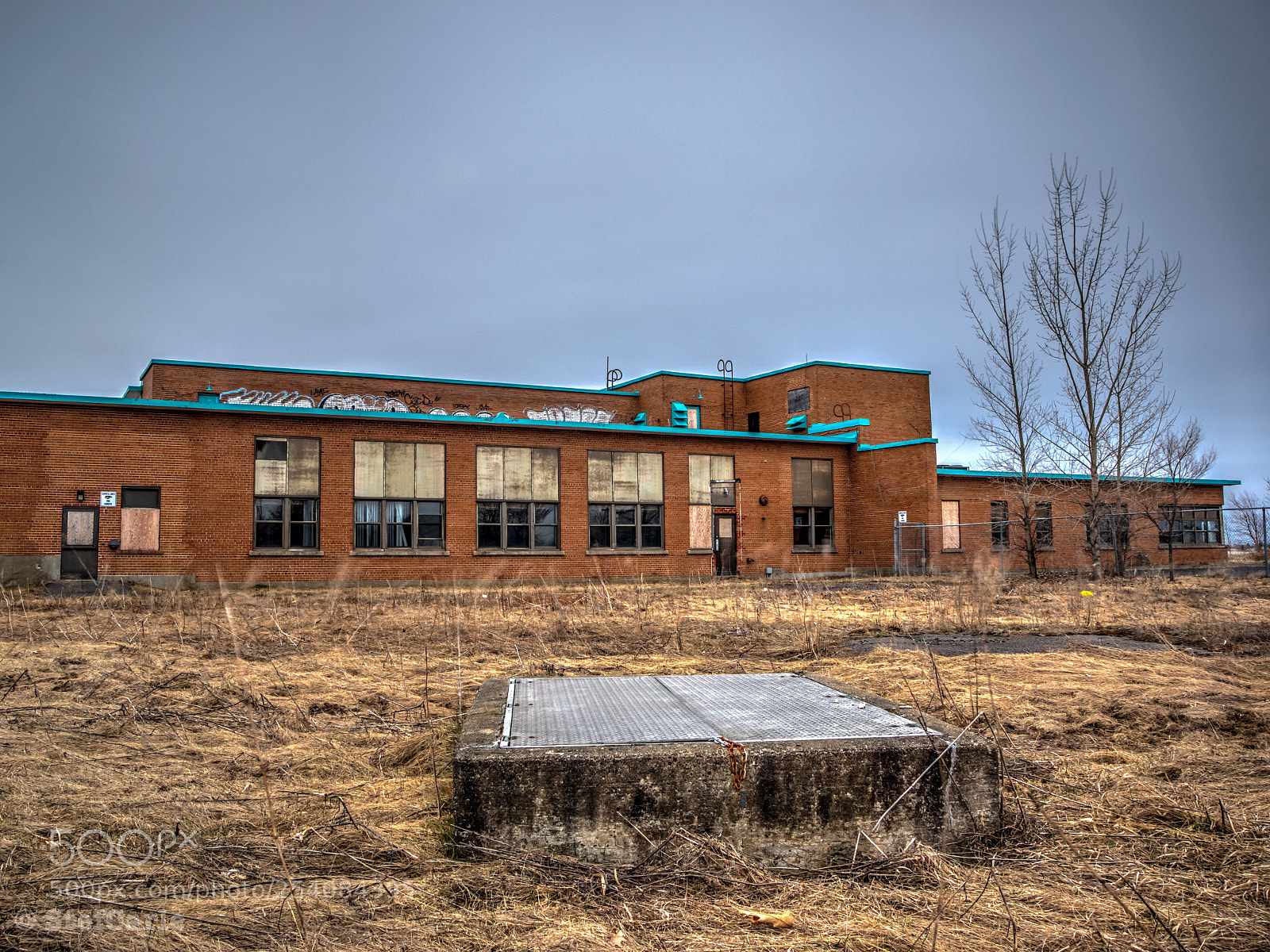 Sony SLT-A77 sample photo. Abandoned building ii photography