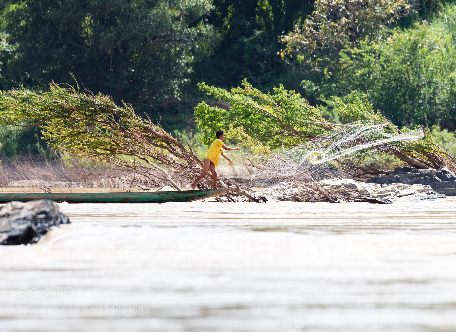 Canon EOS 5DS R sample photo. Fishermen with net on photography