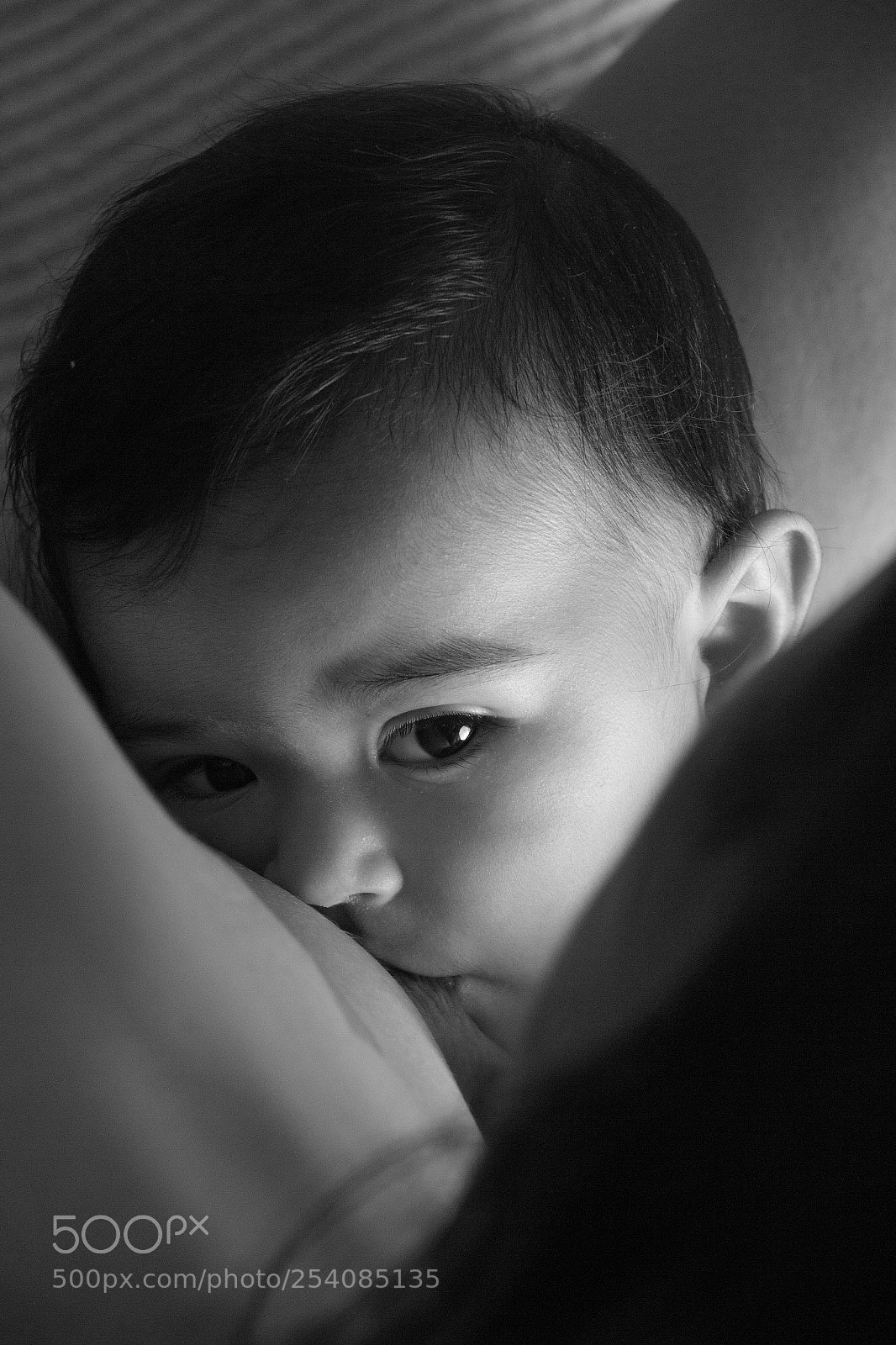 Canon EOS 700D (EOS Rebel T5i / EOS Kiss X7i) sample photo. Breast-feeding photography