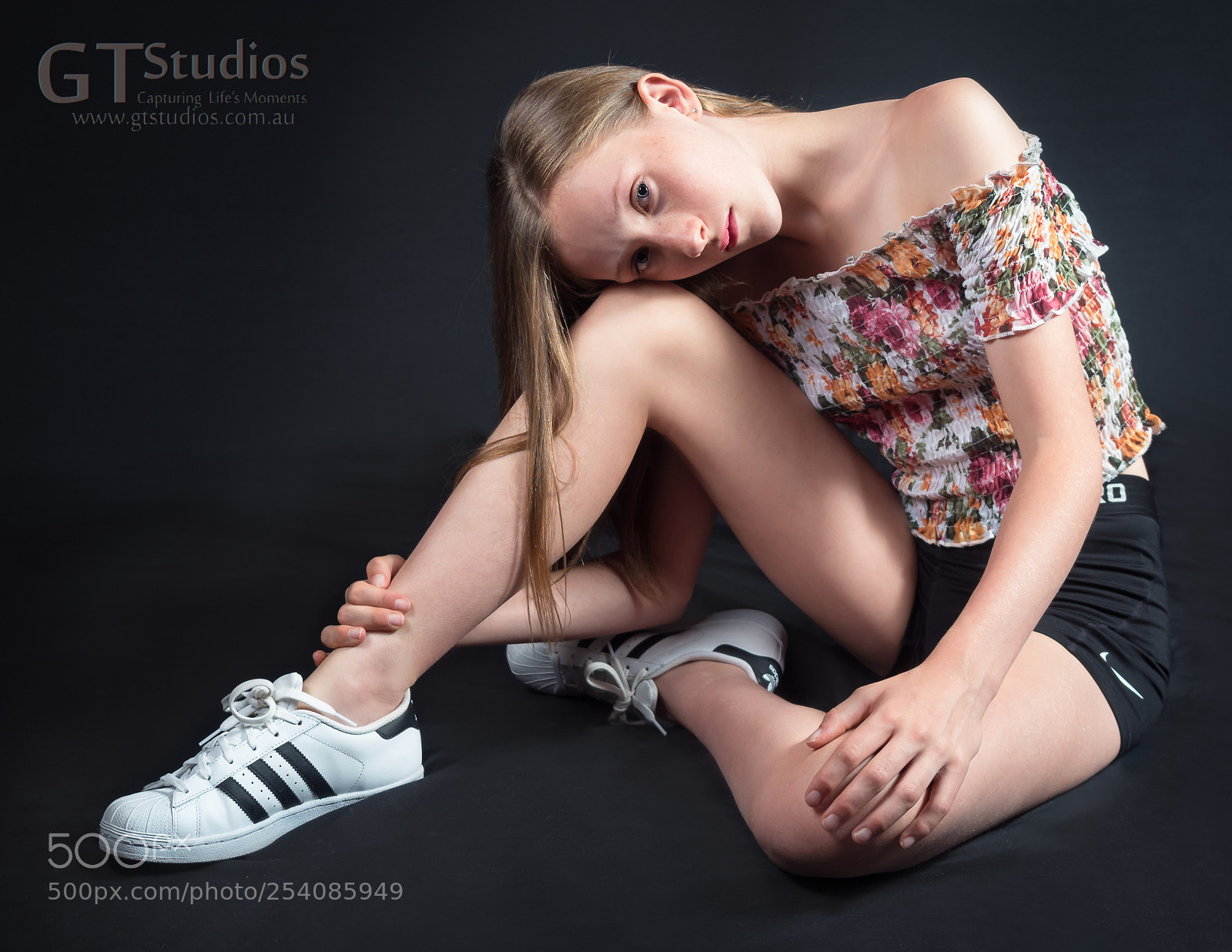 Olympus OM-D E-M5 II sample photo. Maddy in contemplation photography