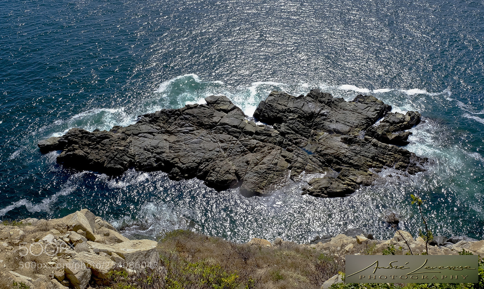 Fujifilm X-T10 sample photo. Rocks below photography