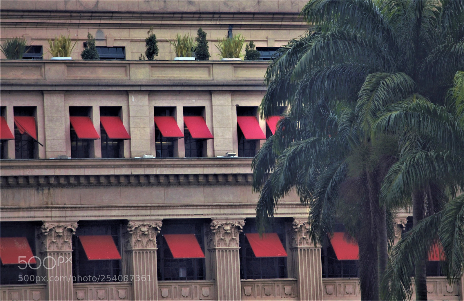 Canon EOS 700D (EOS Rebel T5i / EOS Kiss X7i) sample photo. Ed ficio centro de photography