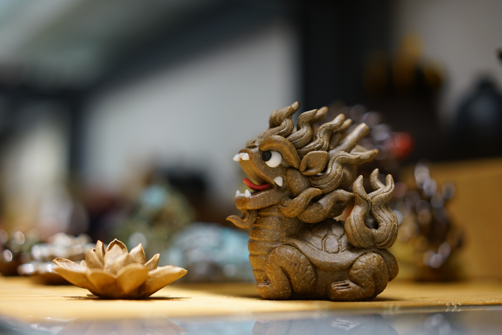 Sony a7 II sample photo. Chinese ceramic dragon photography
