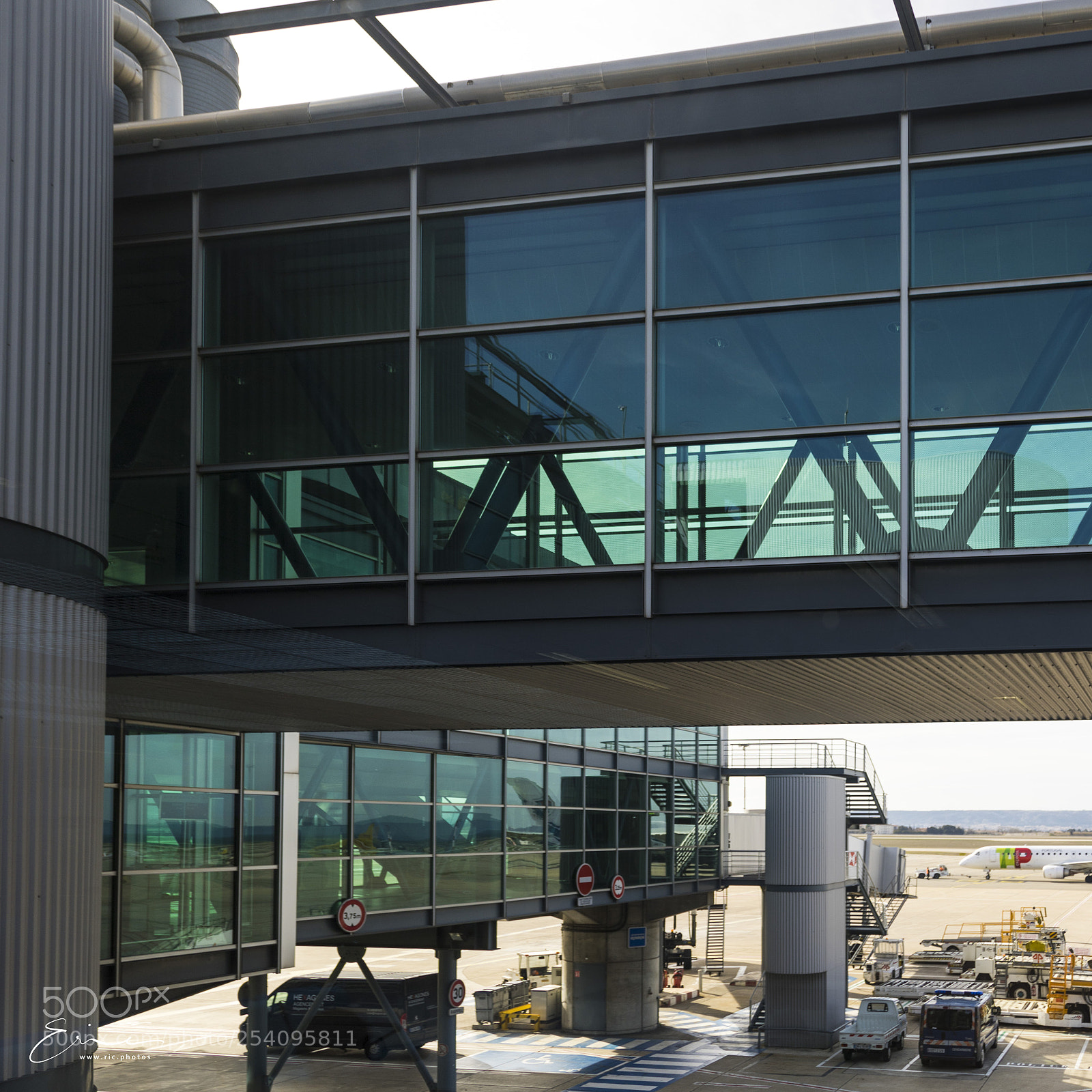 Canon EOS 6D Mark II sample photo. 2018-02-14 airport marseille-provence photography