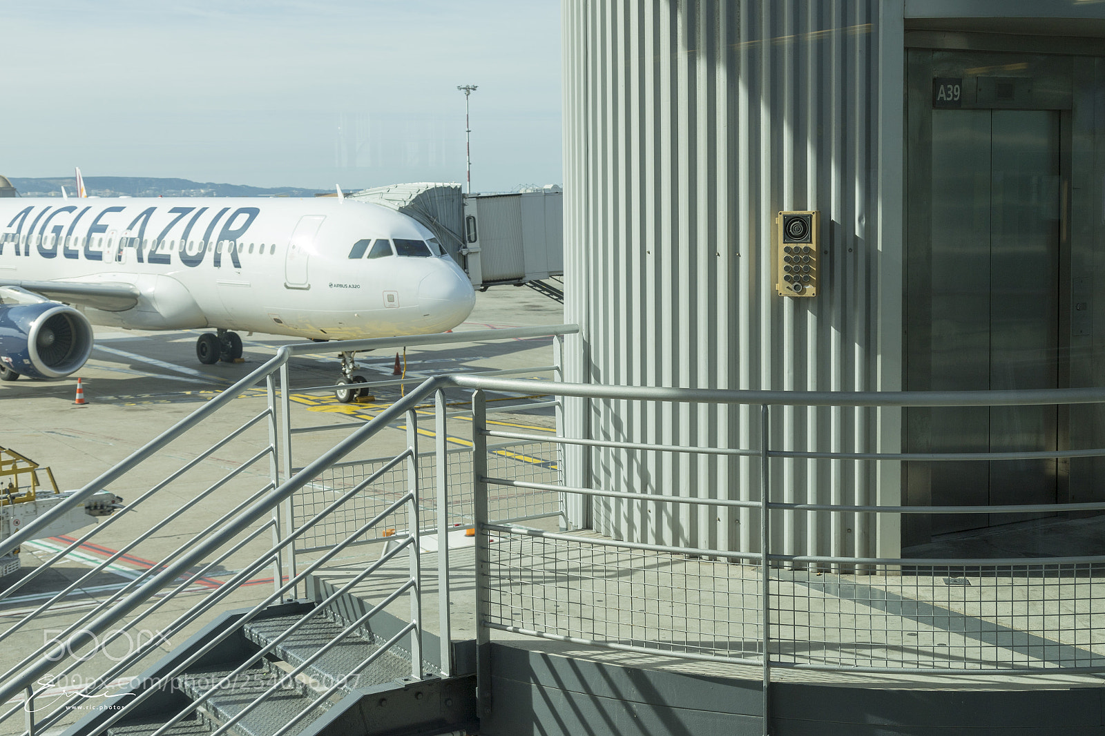 Canon EOS 6D Mark II sample photo. 2018-02-14 airport marseille-provence photography