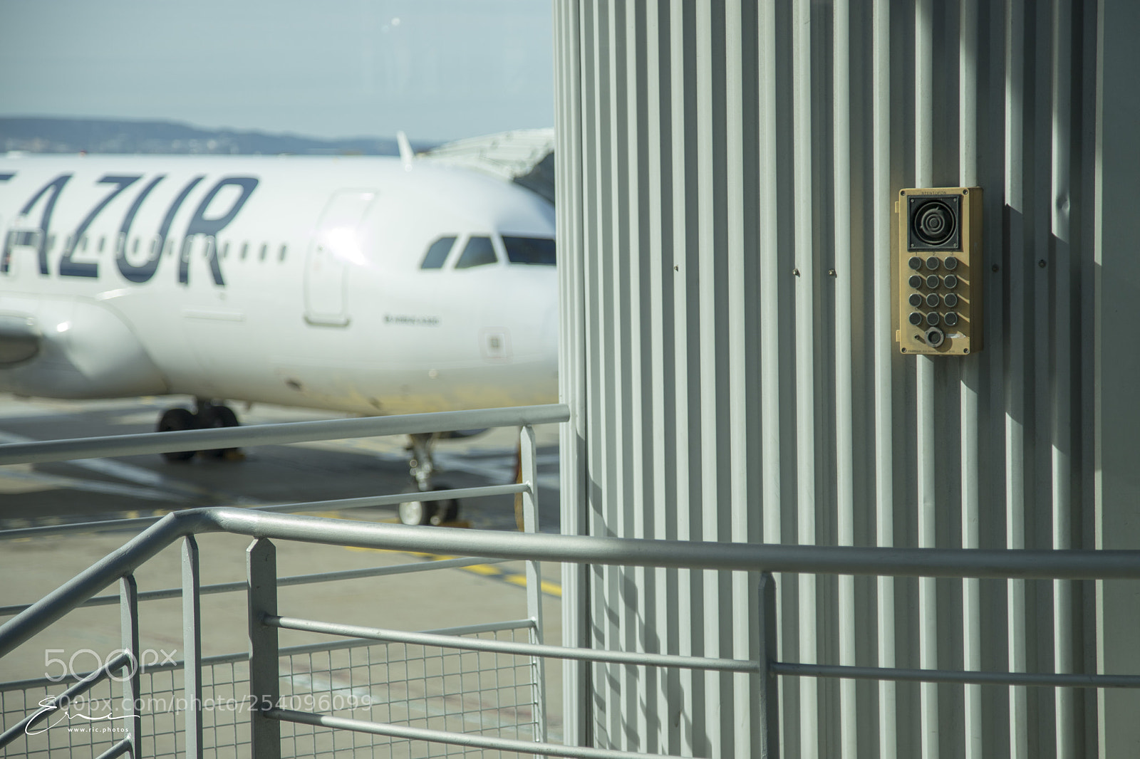 Canon EOS 6D Mark II sample photo. 2018-02-14 airport marseille-provence photography