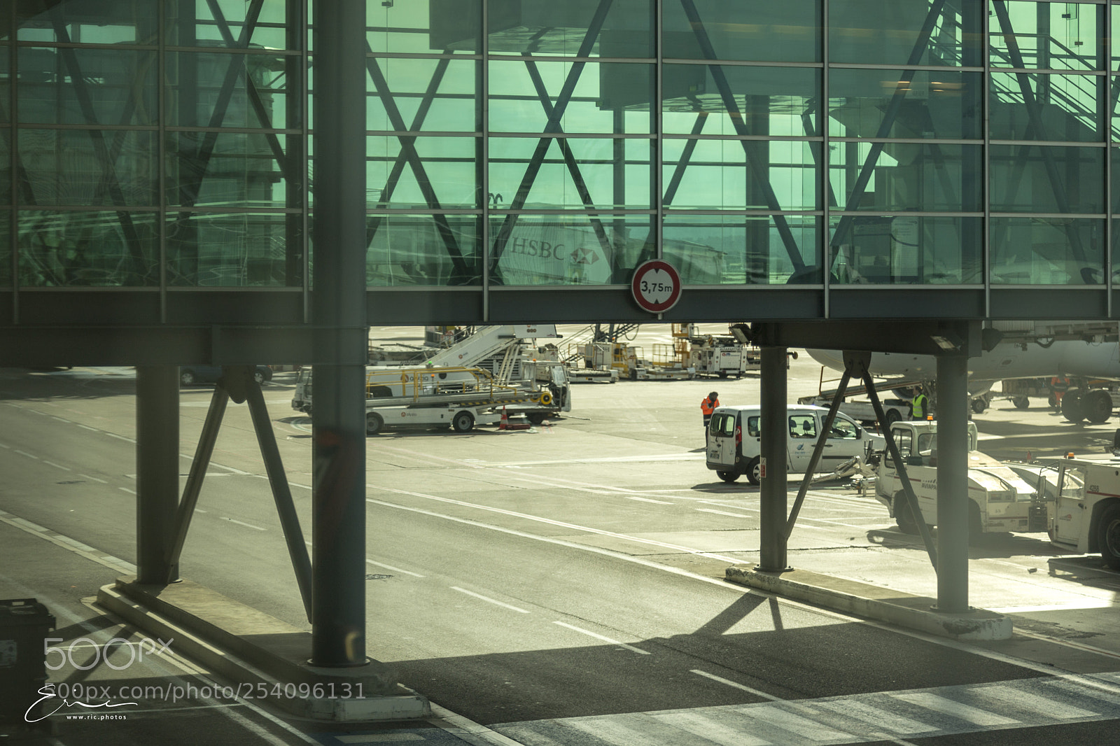 Canon EOS 6D Mark II sample photo. 2018-02-14 airport marseille-provence photography