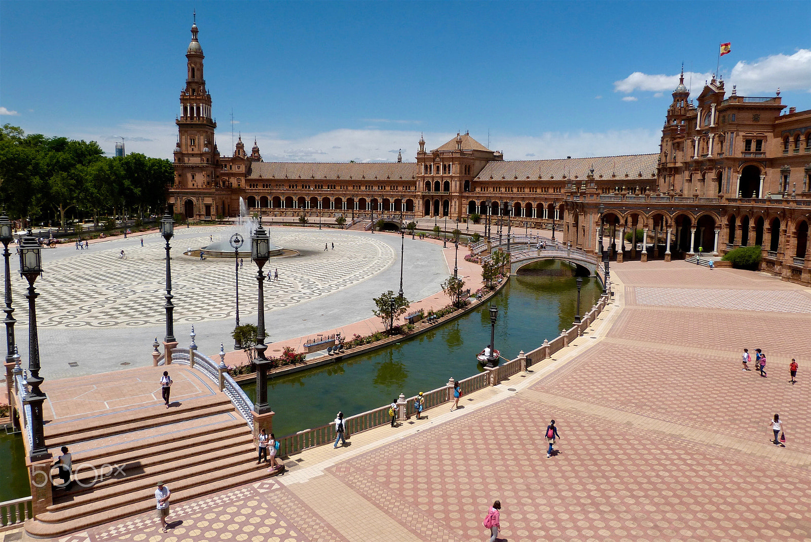 Panasonic Lumix DMC-FZ47 (Lumix DMC-FZ48) sample photo. Plaza de espana photography