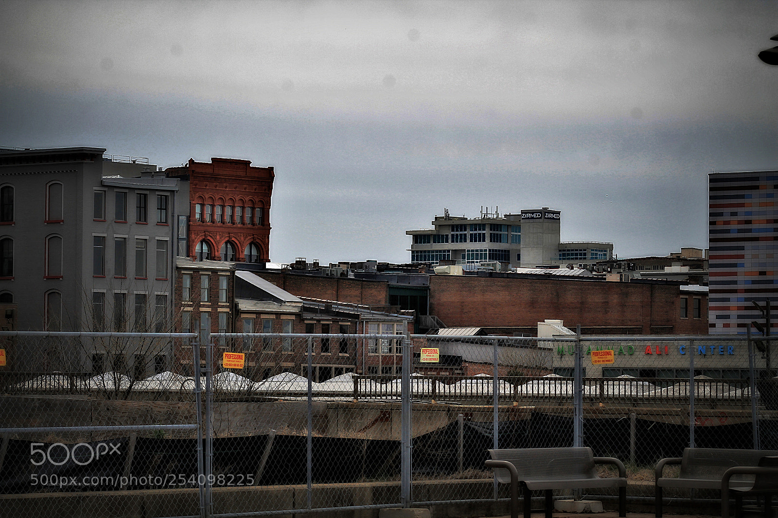 Canon EOS 1100D (EOS Rebel T3 / EOS Kiss X50) sample photo. Downtown scene photography