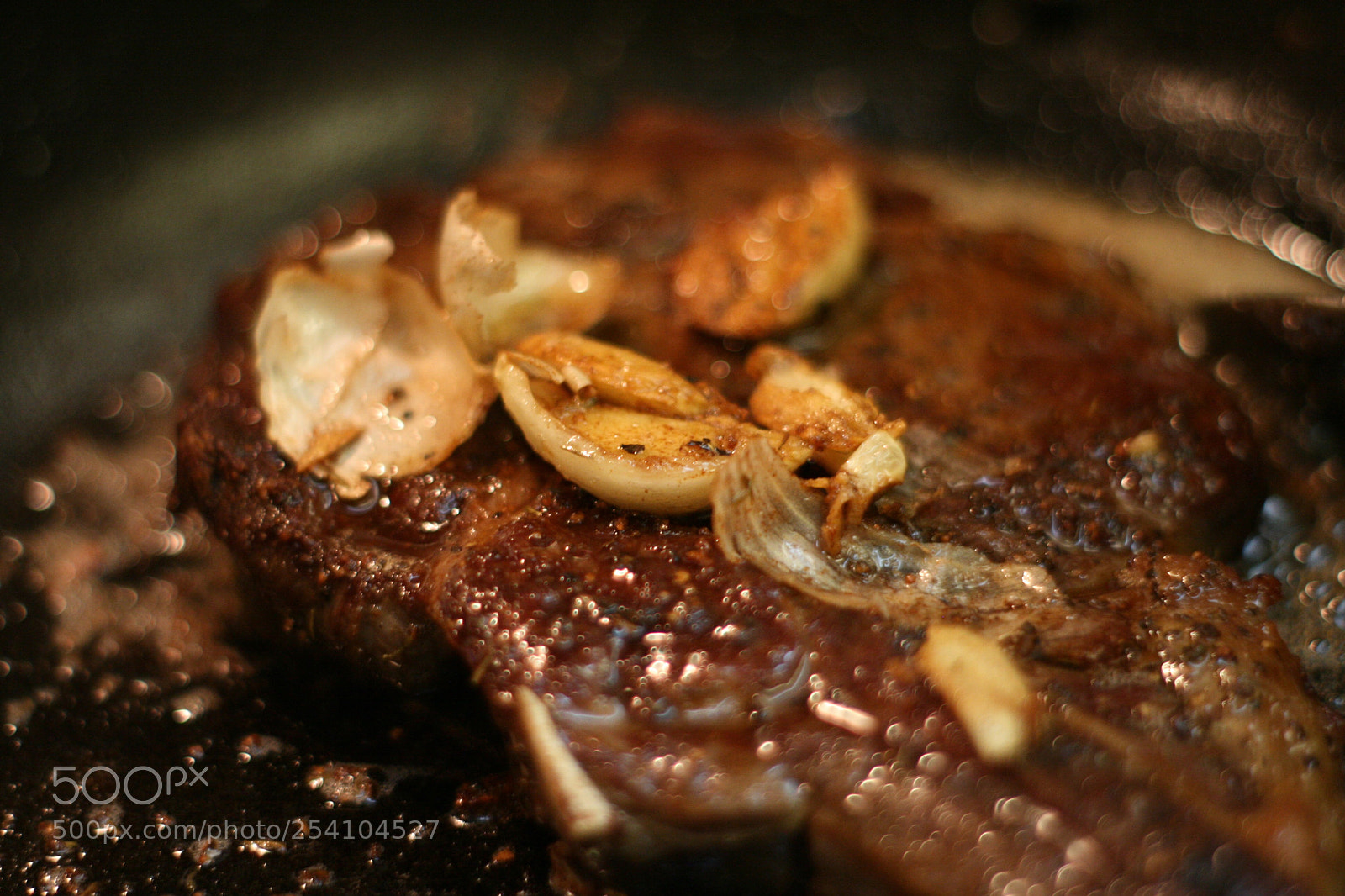 Canon EOS 400D (EOS Digital Rebel XTi / EOS Kiss Digital X) sample photo. Fried garlic drizzle photography