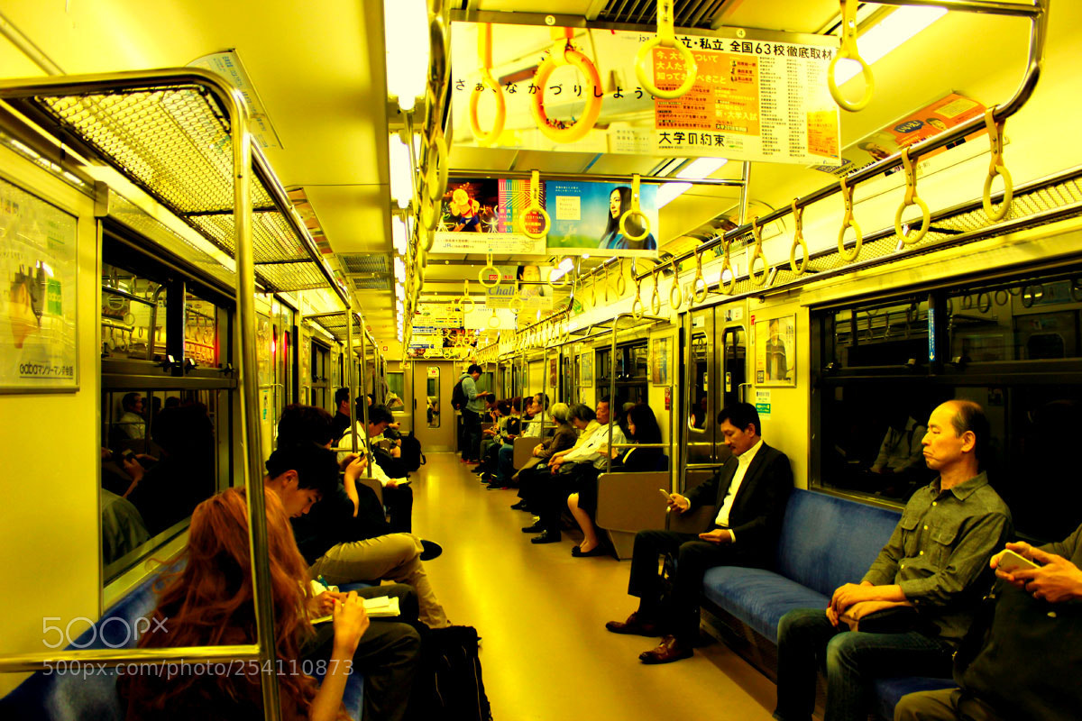 Canon EOS 550D (EOS Rebel T2i / EOS Kiss X4) sample photo. Inside the train photography