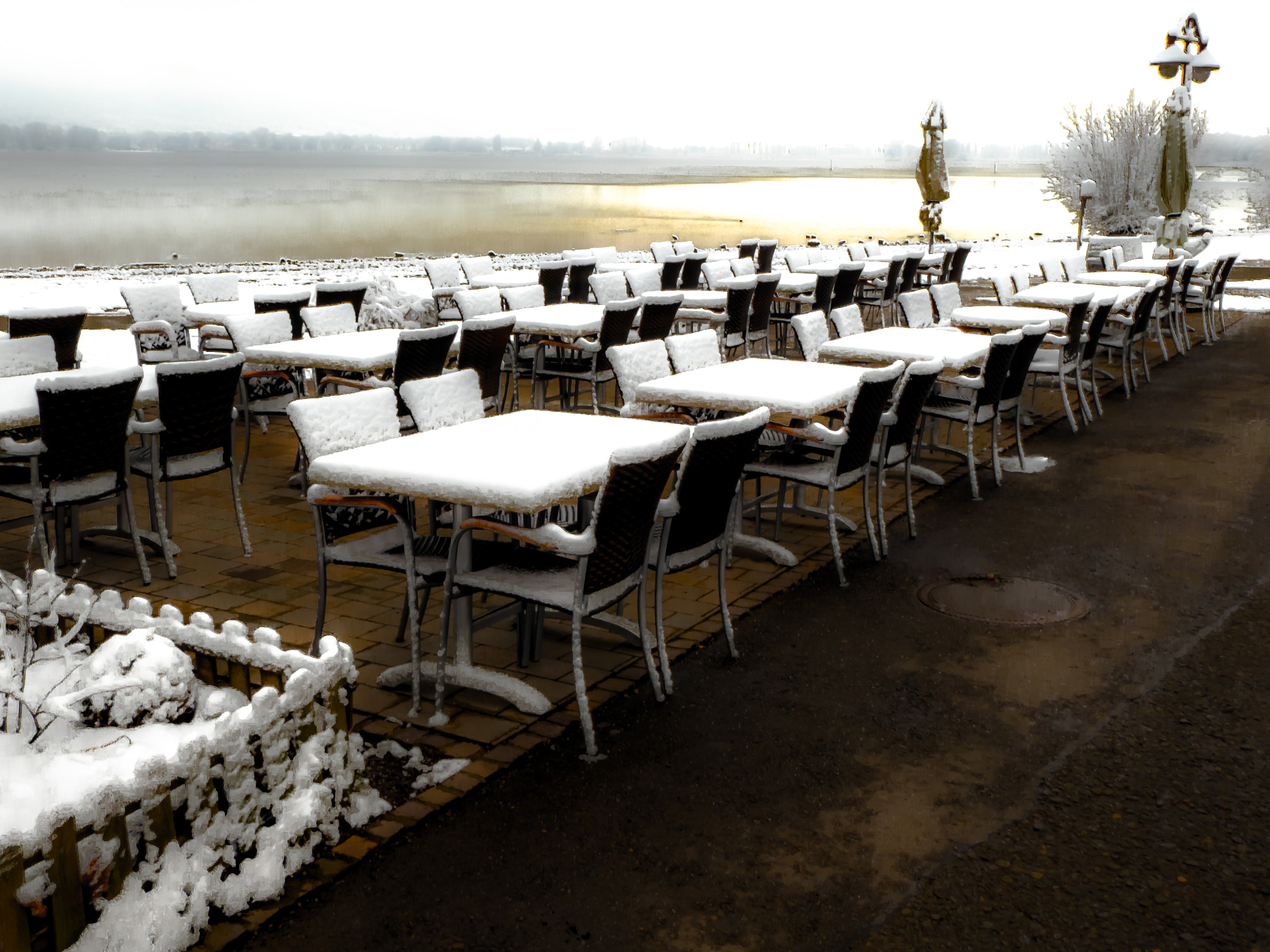 Panasonic DC-TZ91 sample photo. Cafe im winter mit schnee photography