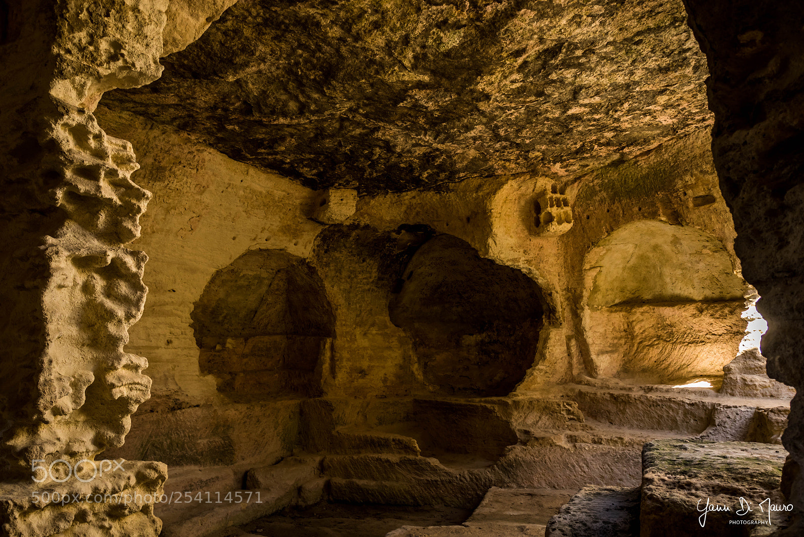 Canon EOS 7D Mark II sample photo. Abbaye de saint-roman photography