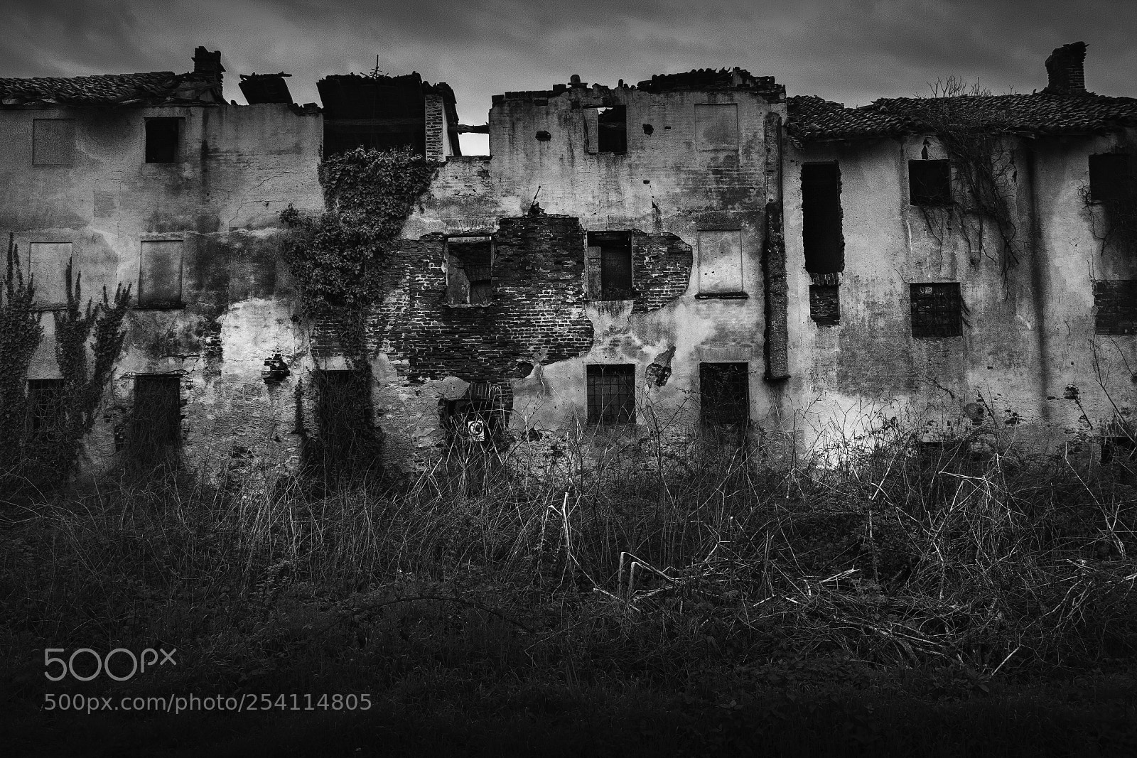 Canon EOS 40D sample photo. Abandoned farmhouse photography