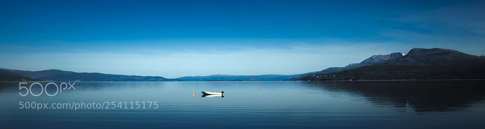 Canon EOS-1D Mark IV sample photo. Boat in the blue photography