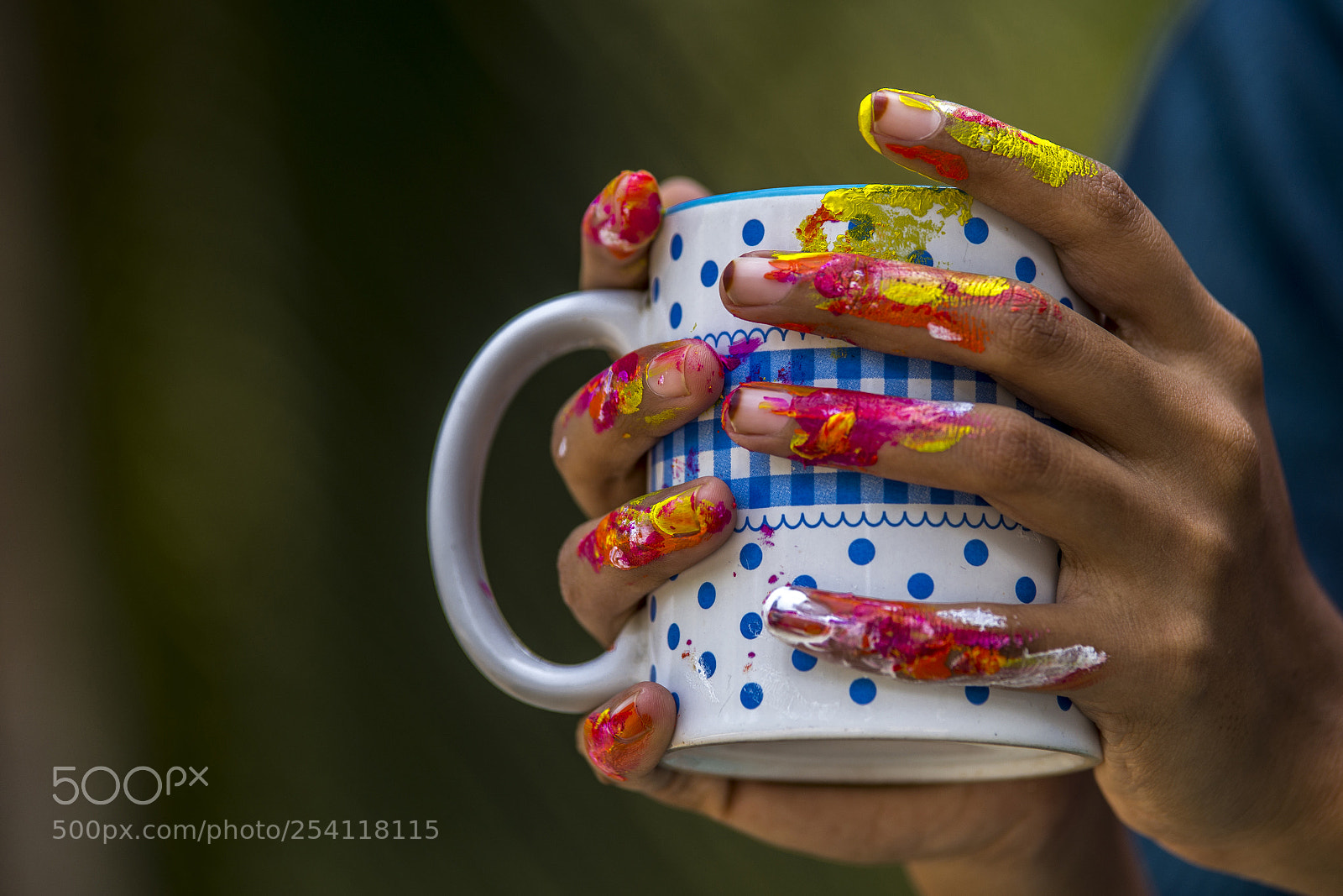 Sony SLT-A99V sample photo. Cup and paint hand photography