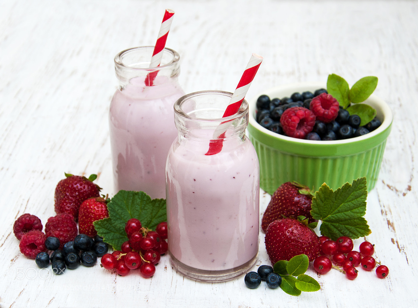 Nikon D90 sample photo. Yogurt with fresh berries photography