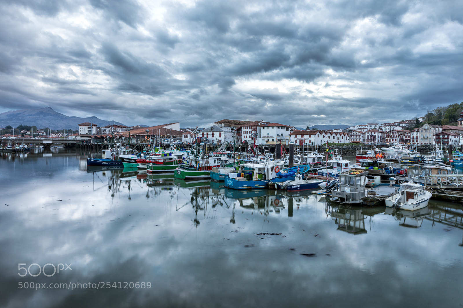 Canon EOS 5D Mark IV sample photo. Port of saint-jean-de-luz photography