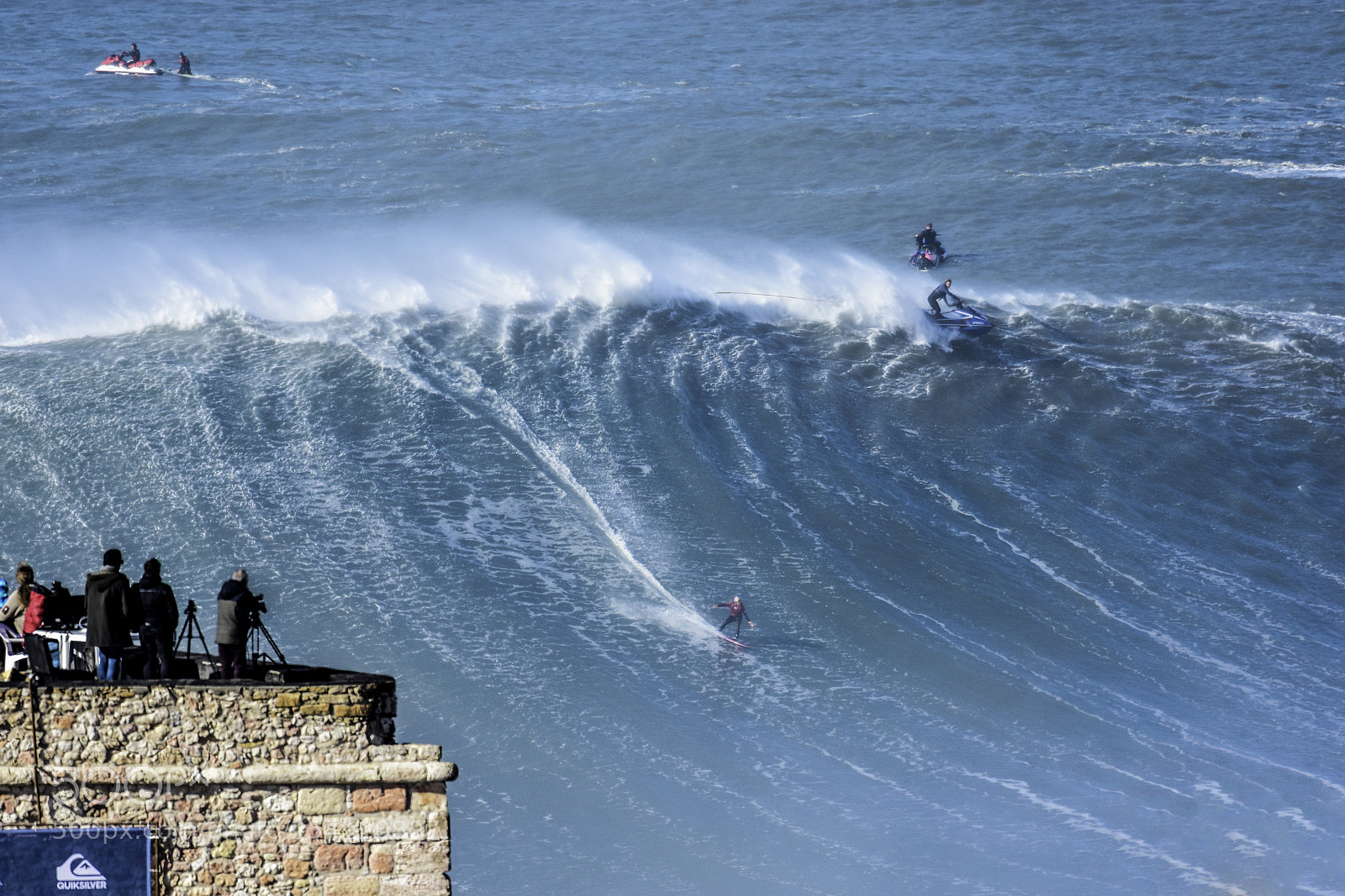Nikon D7200 sample photo. Surfing a high wave photography