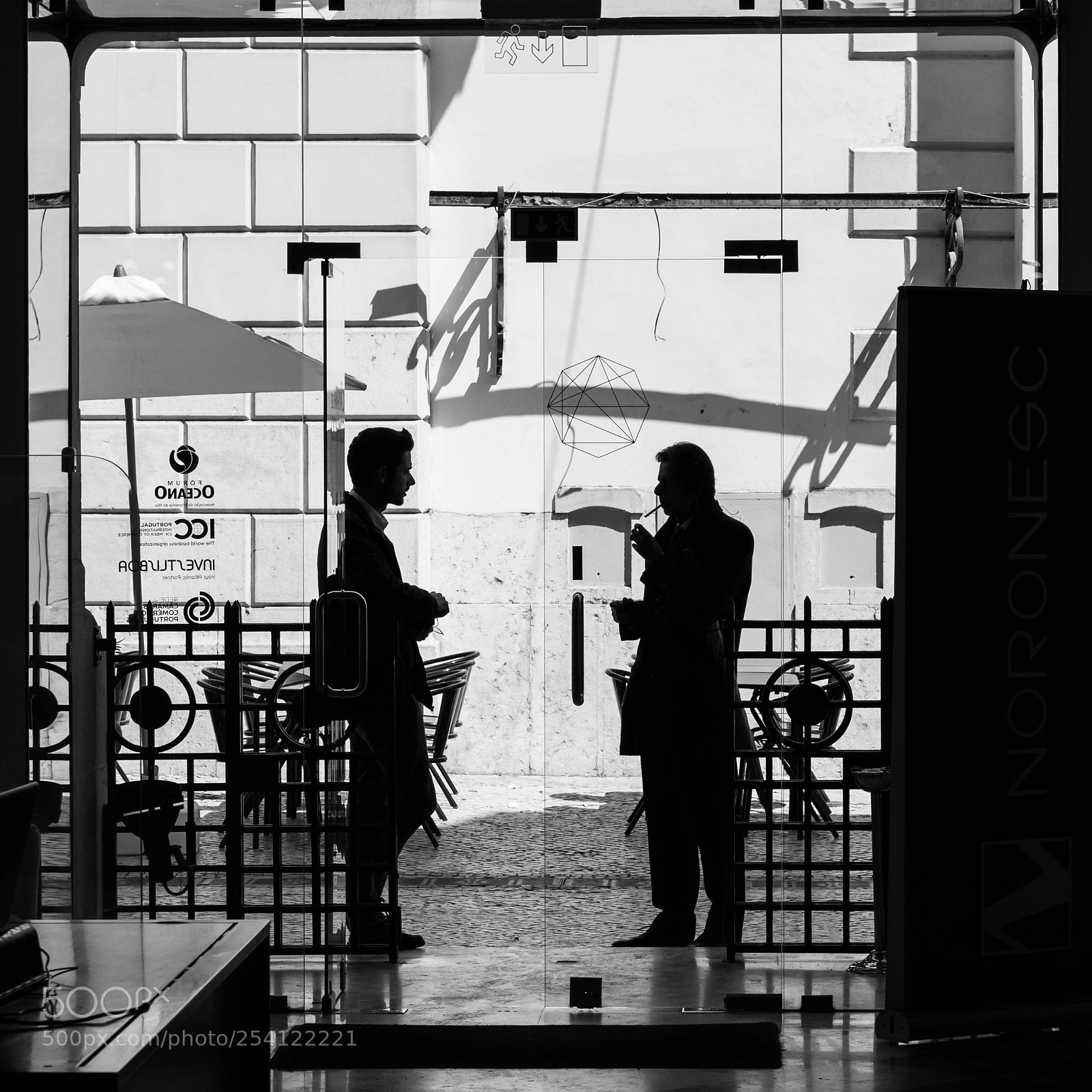 Nikon D810 sample photo. Art break...in lisbon photography