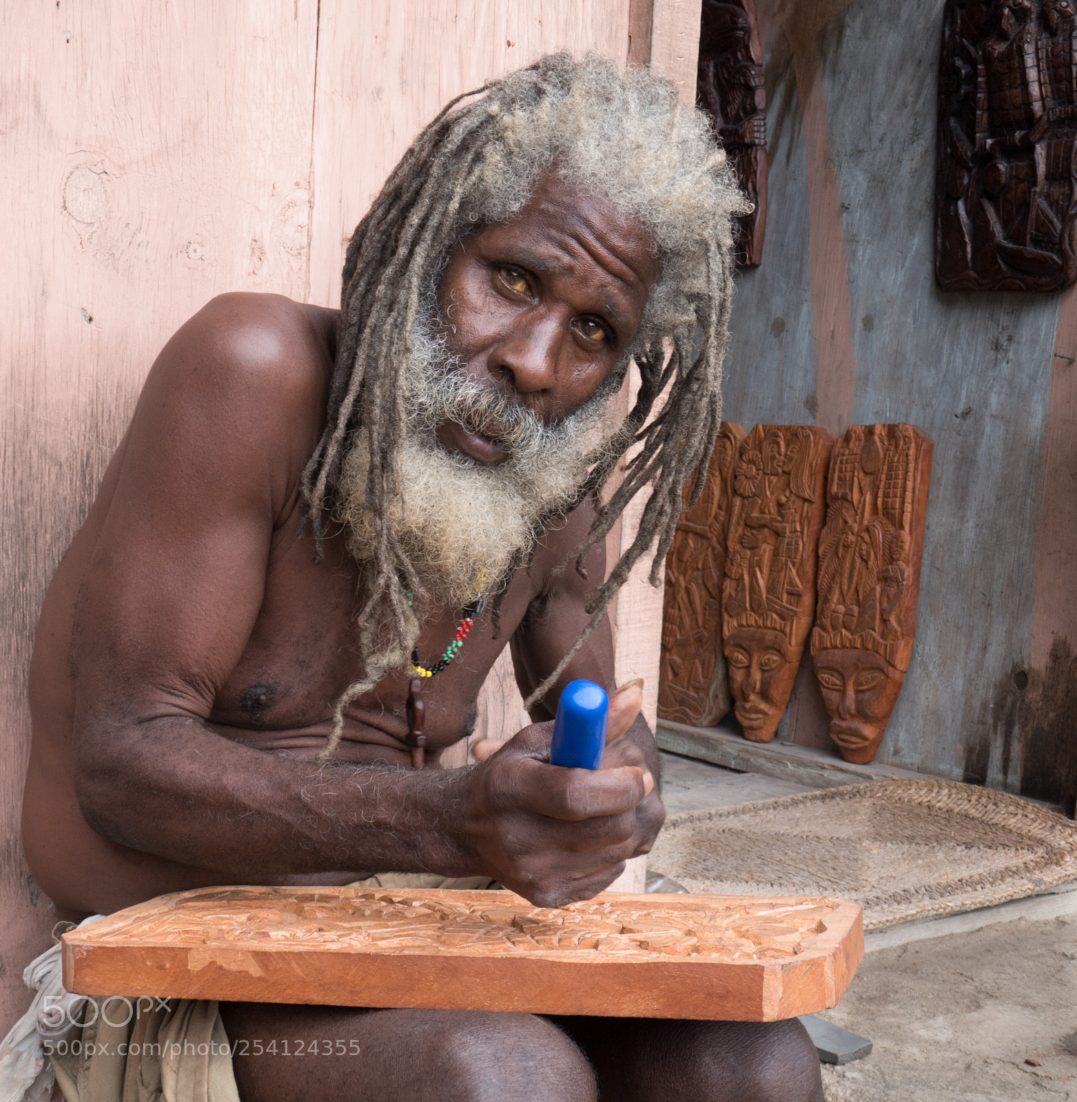 Panasonic Lumix DMC-ZS100 (Lumix DMC-TZ100) sample photo. Wood carver photography