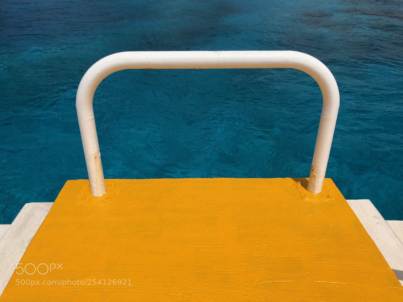 Apple iPhone X sample photo. Blue, yellow, white photography