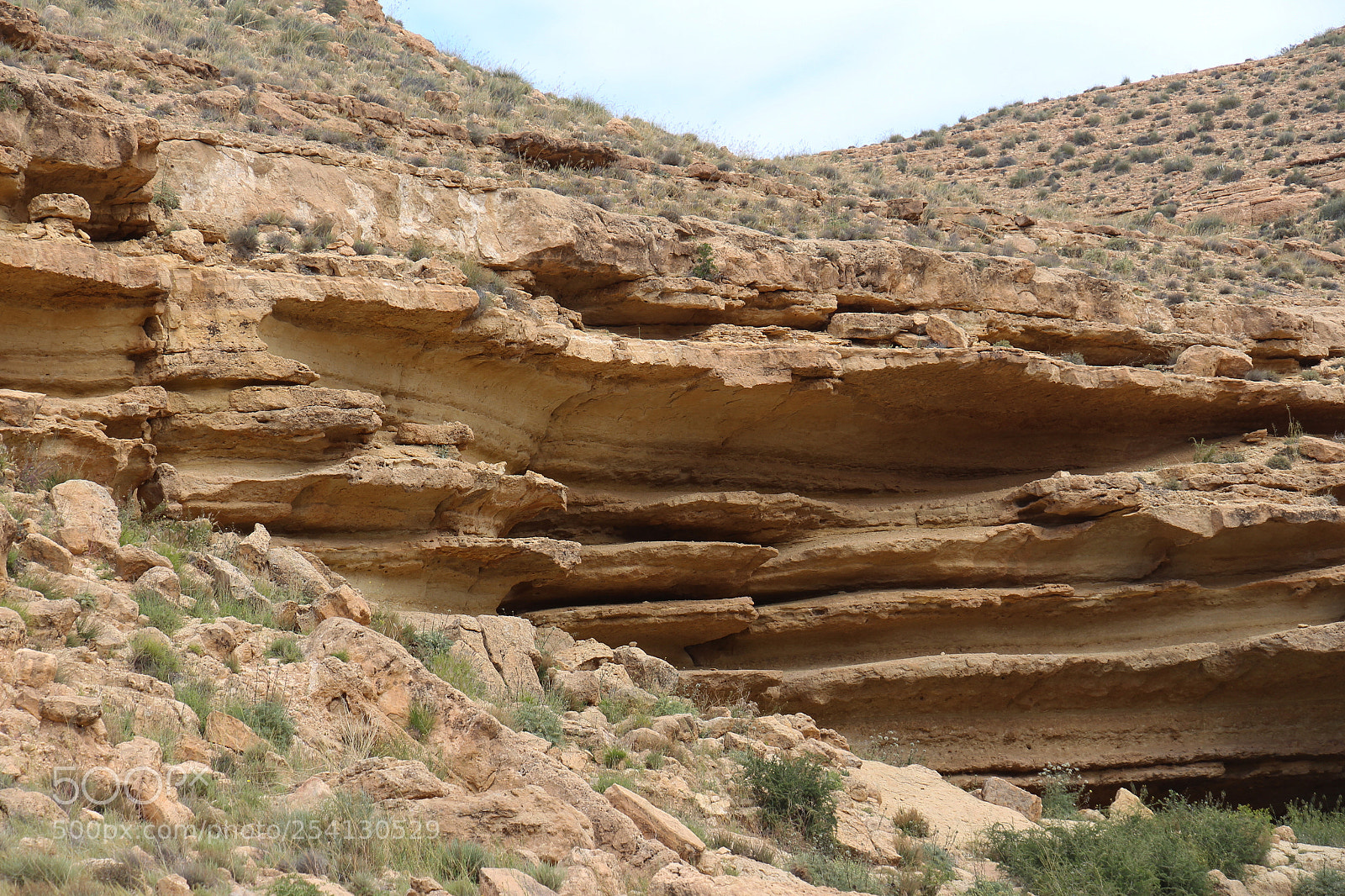 Canon EOS 700D (EOS Rebel T5i / EOS Kiss X7i) sample photo. Houses under the mountains photography