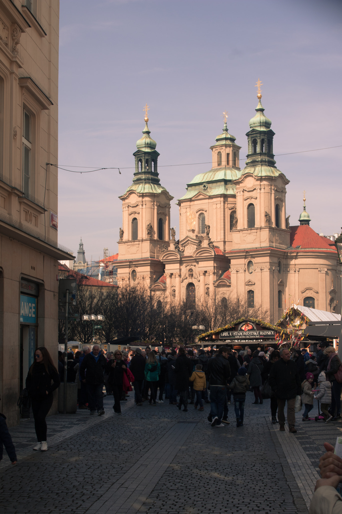 Canon EOS 750D (EOS Rebel T6i / EOS Kiss X8i) sample photo. Easter markets at st nicholas church photography