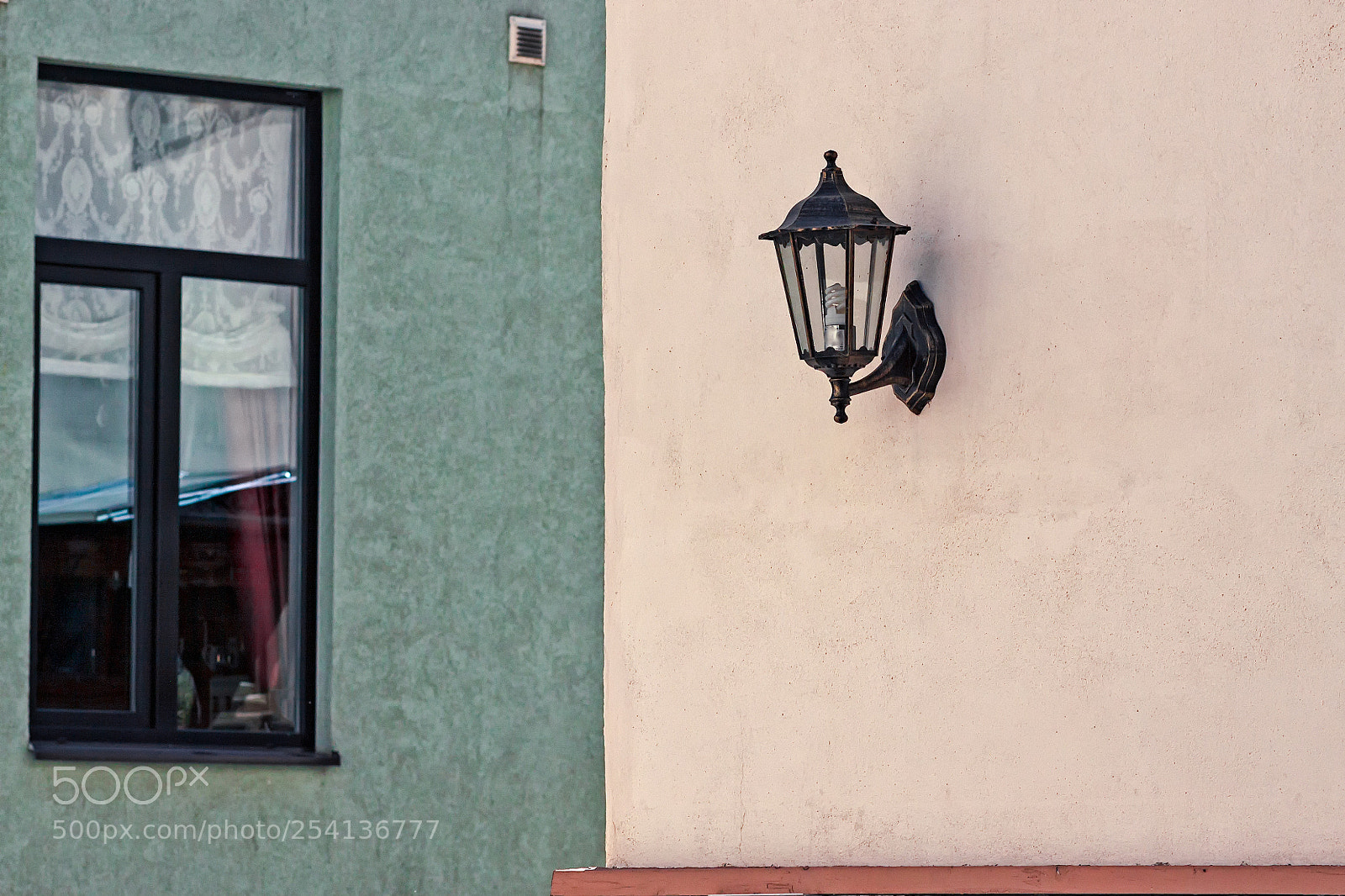 Canon EOS 50D sample photo. Lantern in a wall photography