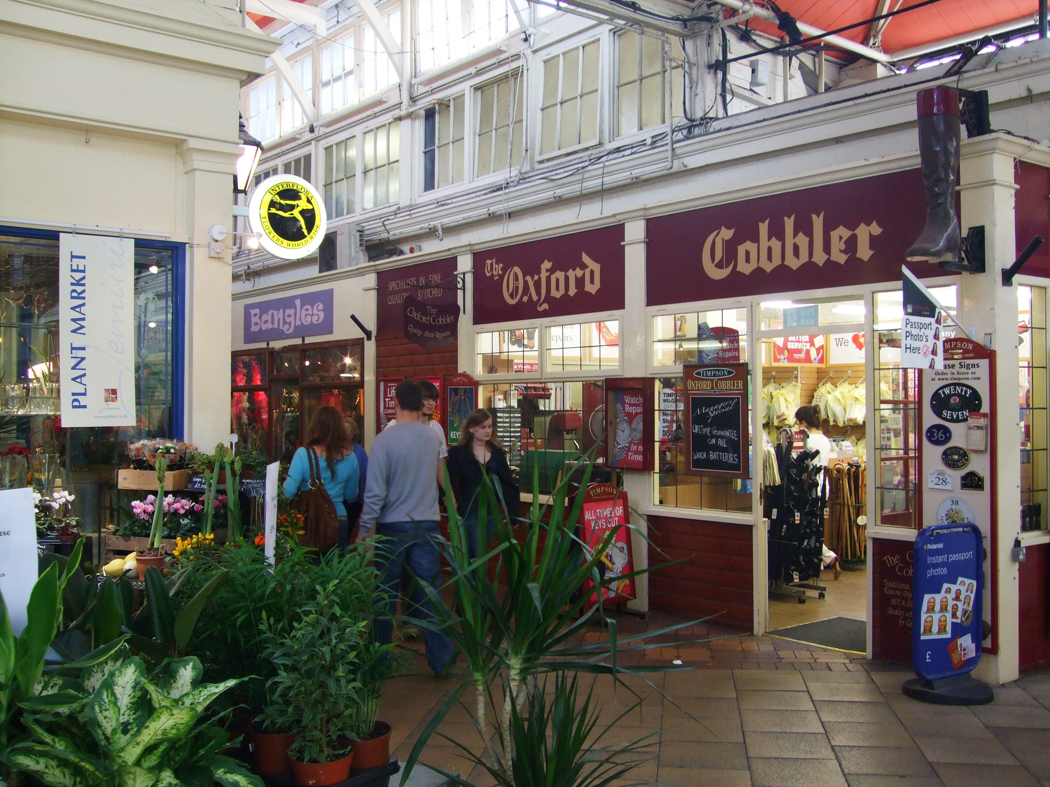 Fujifilm FinePix F40fd sample photo. Covered market, oxford, uk photography