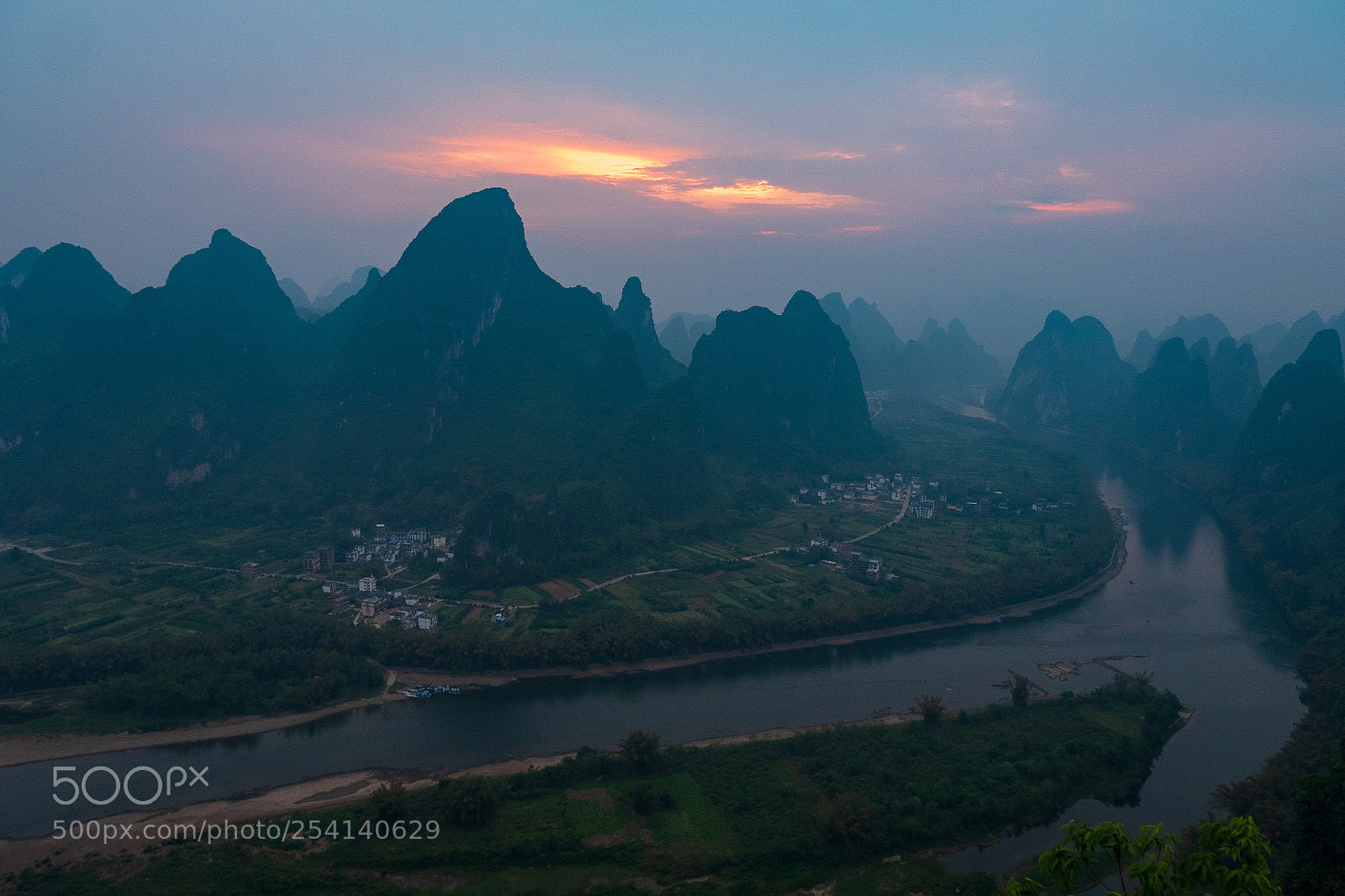 Fujifilm X-T20 sample photo. Sunrise - li river photography