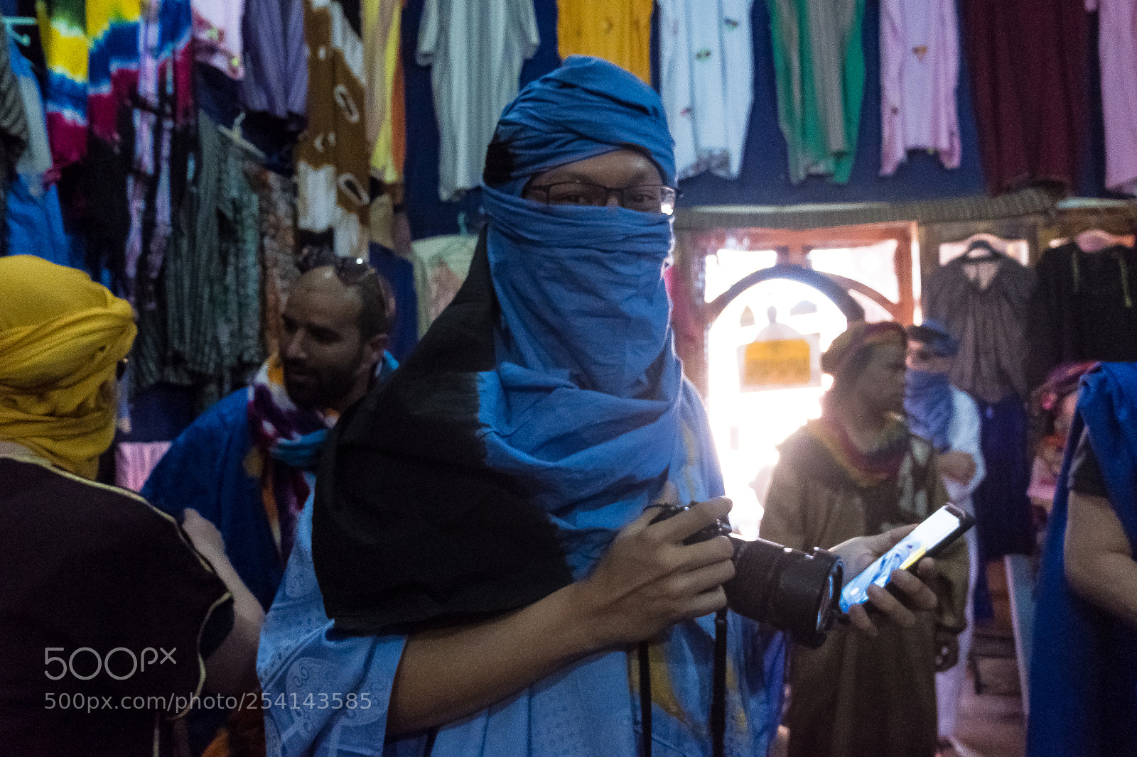 Fujifilm X-T20 sample photo. Scarf shop fun photography